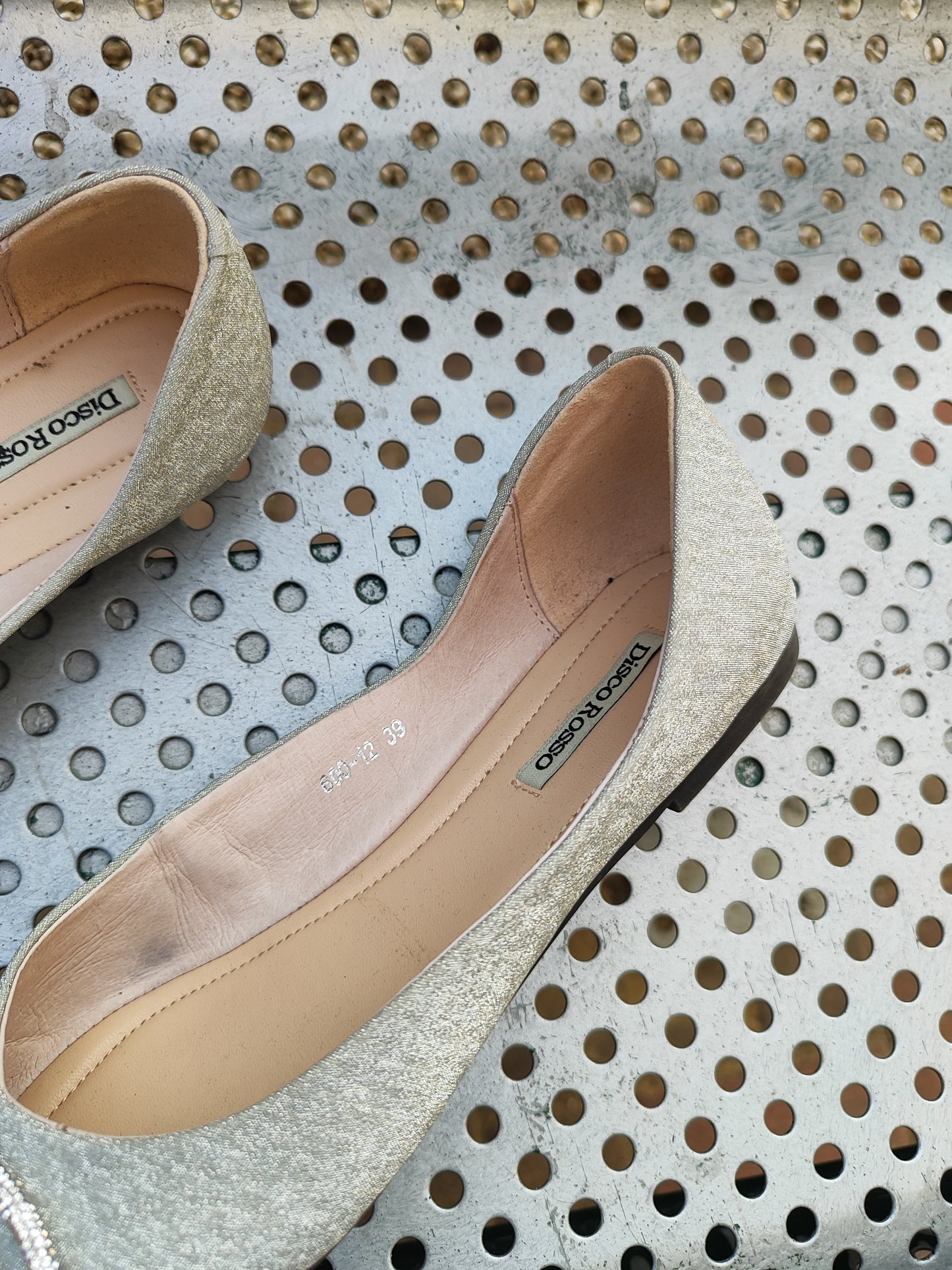 נעלי סנדרליה מוכספת ונוצצות - Image 4 by Diadora