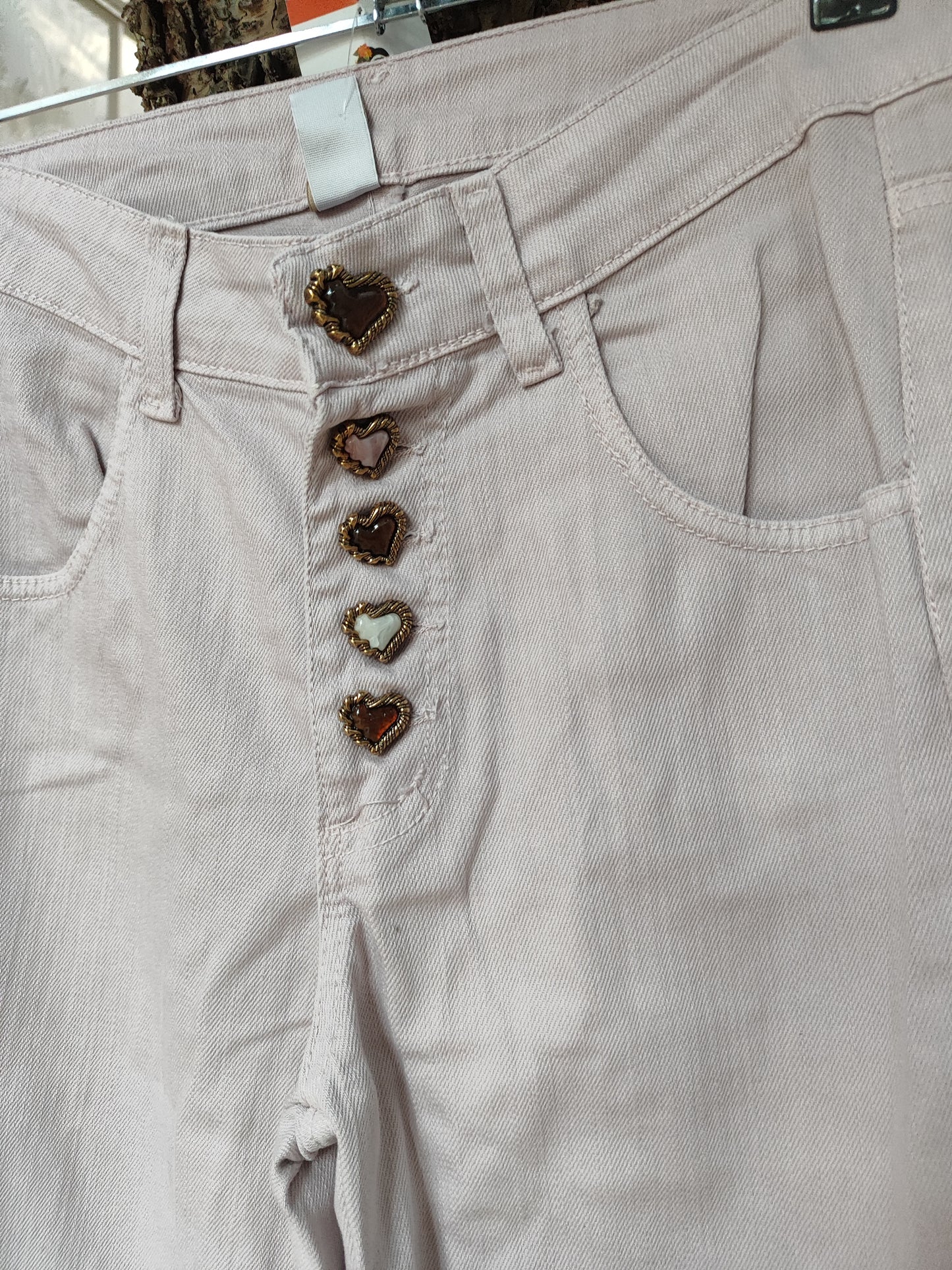 מכנסיים גוון לילך רחבים 7/8 כפתורי לב - Image 4