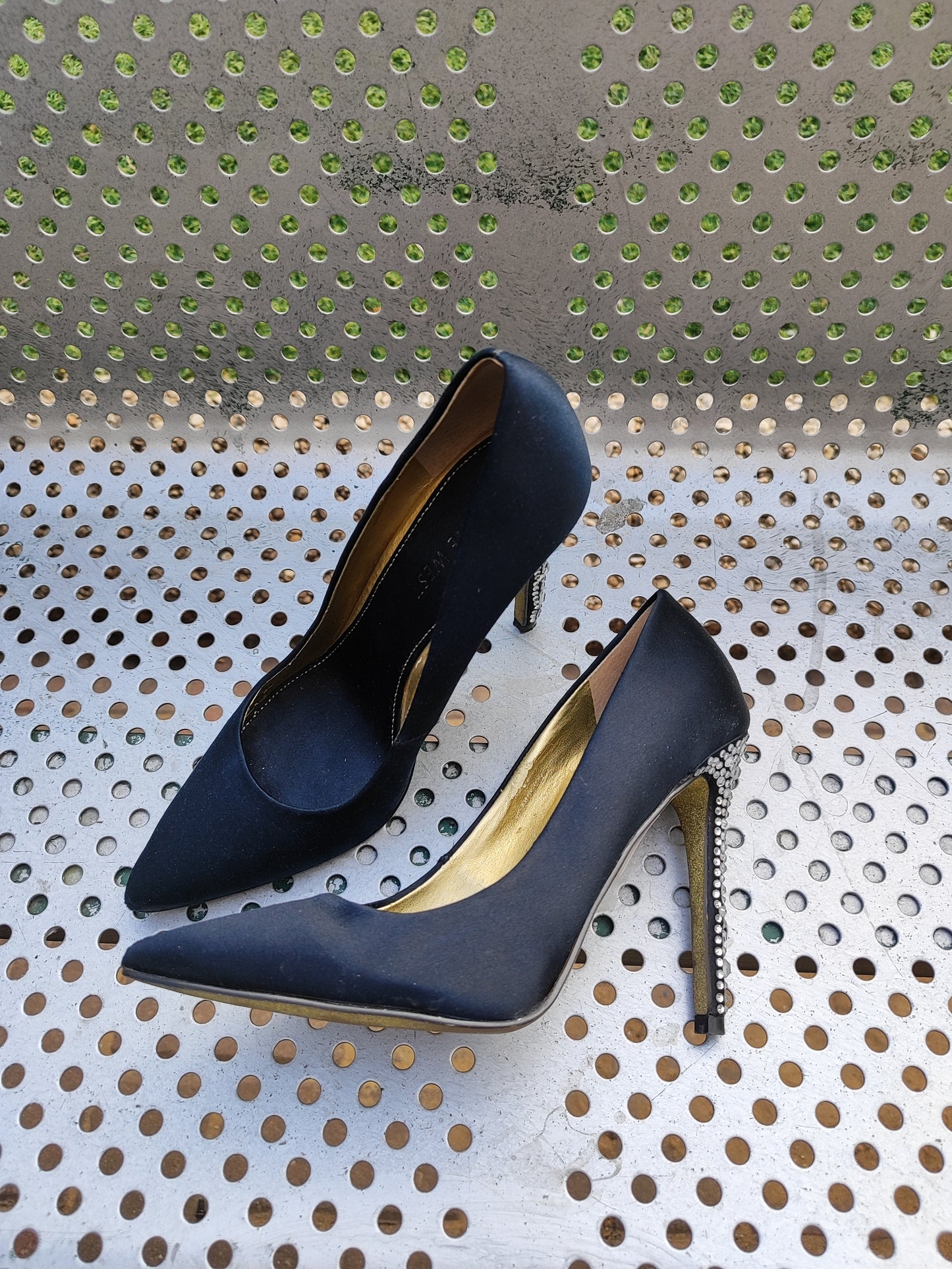 נעלי עקב עטופות באבנים יוקרתיות כחול כהה - Image 5 by Nine West