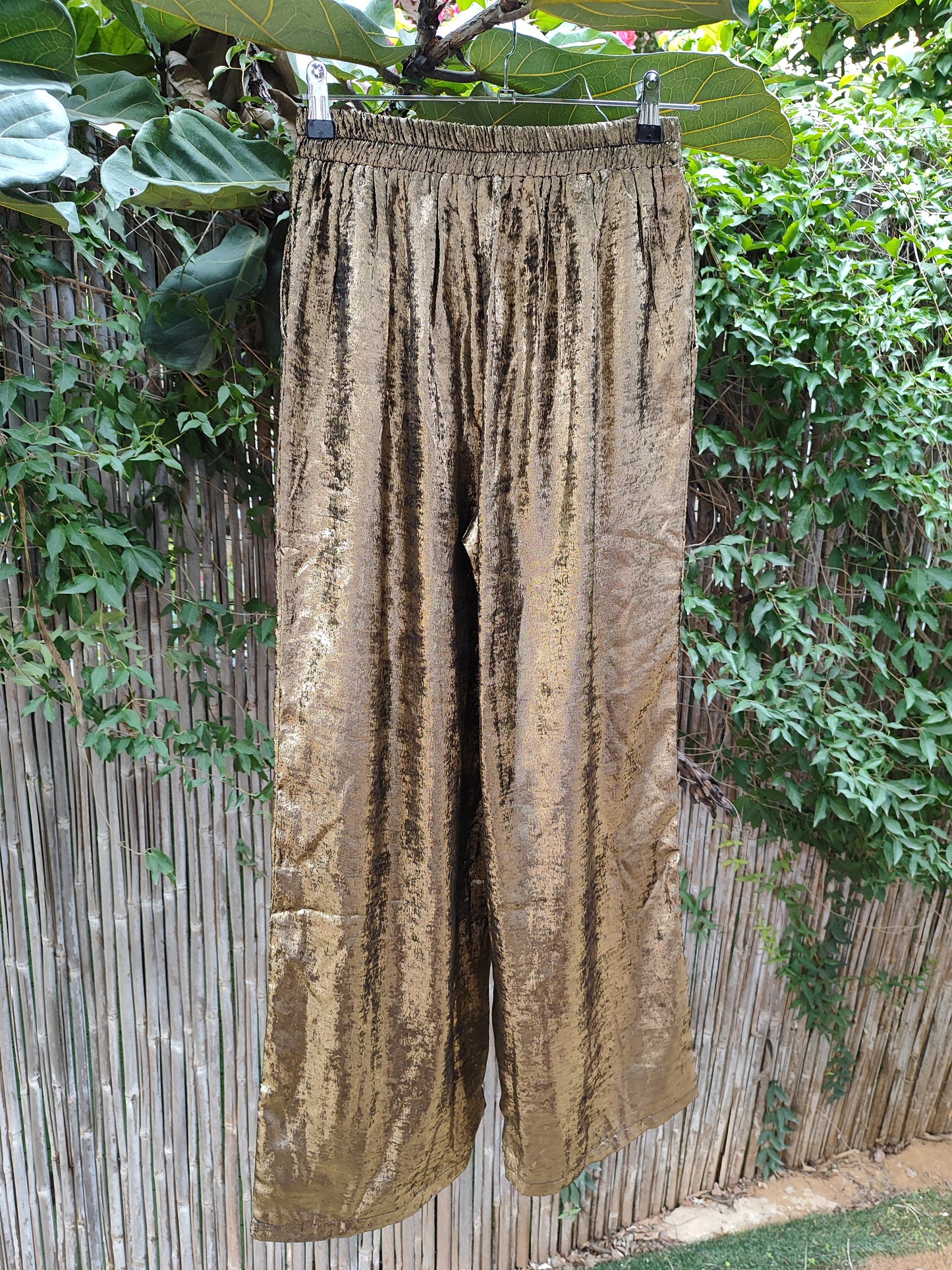 מכנסיי זהב וינטג׳ דקות בחגורת גומי אחורית - Image 4