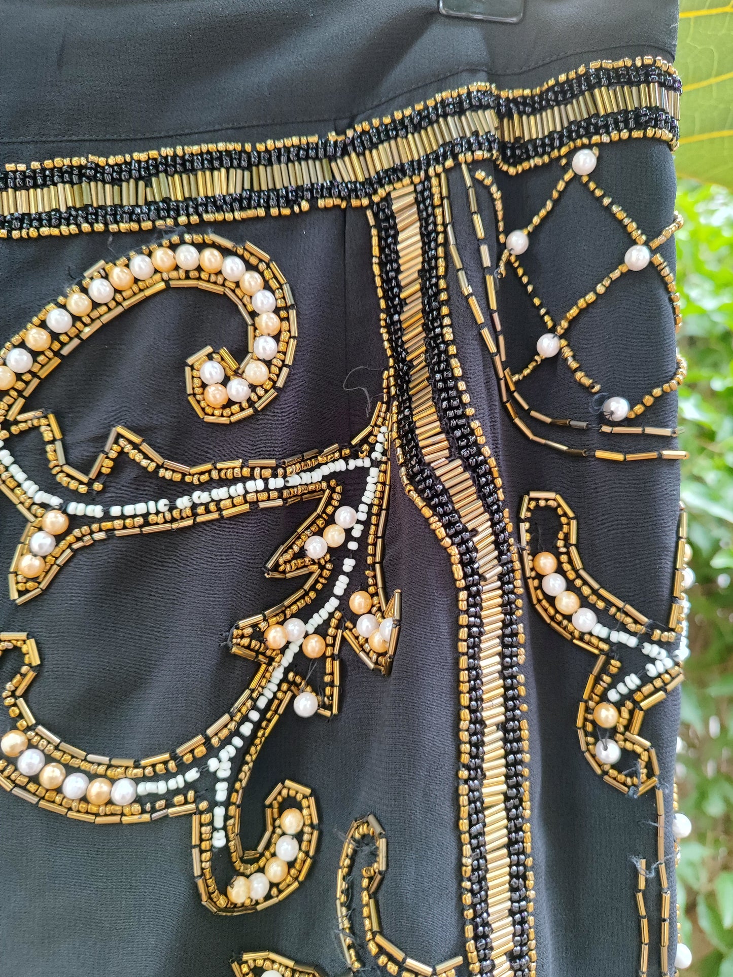 חצאית ערב בעיצוב ייחודי בפנינים וזהבים - Image 4 by M