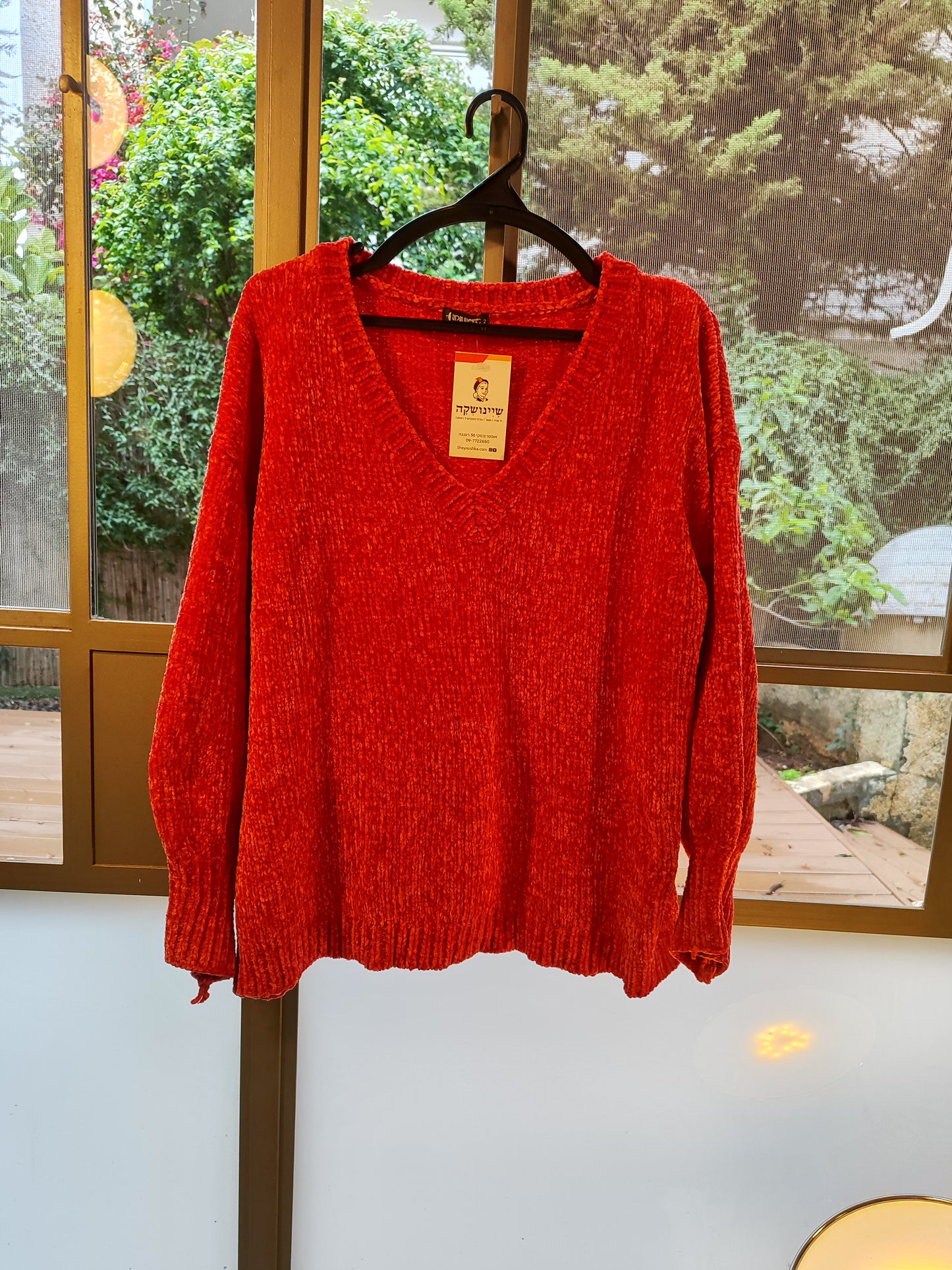 סוודר אדום סרוג נעים ומאיר - Image 4 by שינושקה