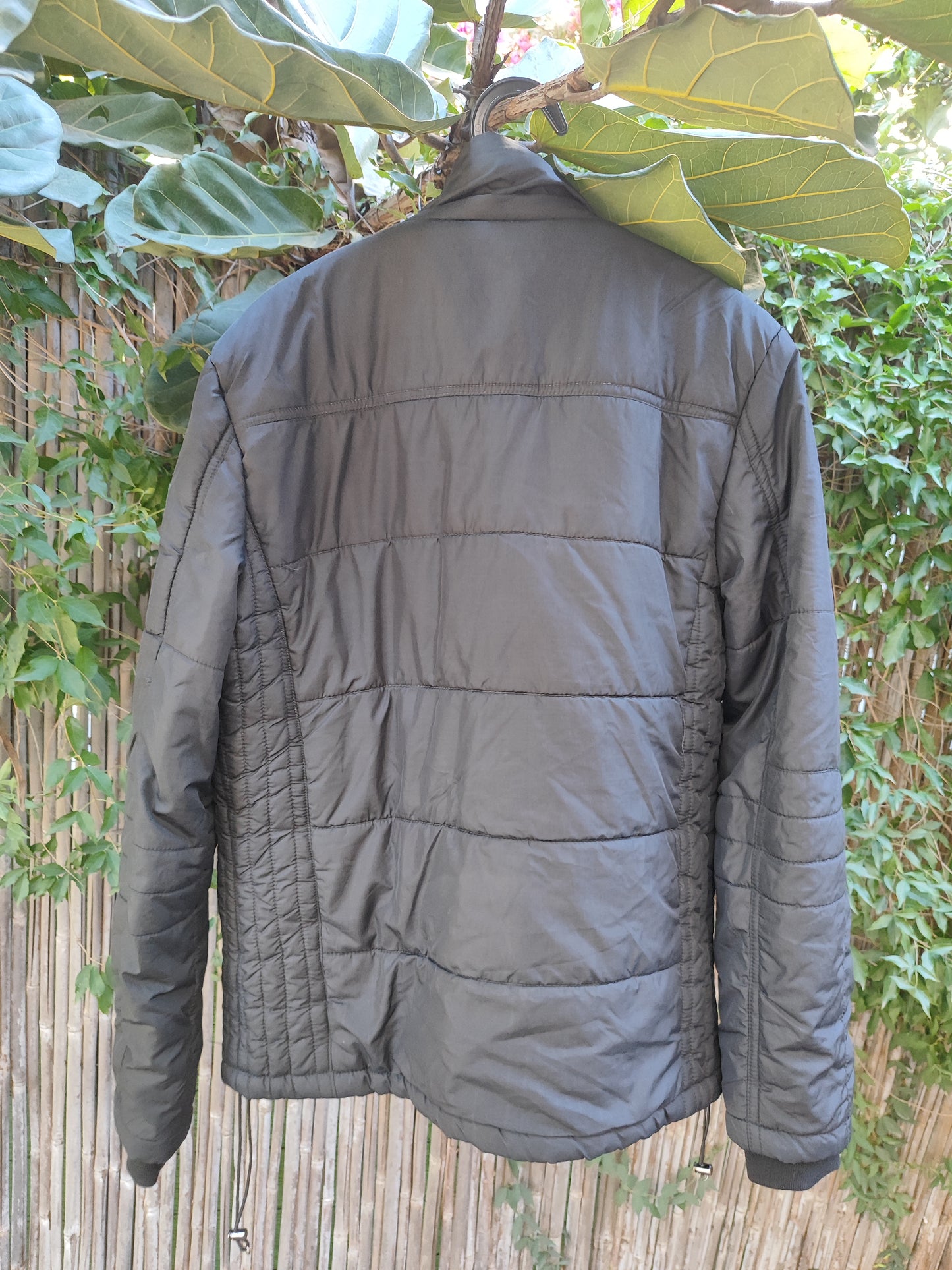 מעיל פוך שחור בכיסים בכל הכוונים - Image 3 by Lee Cooper