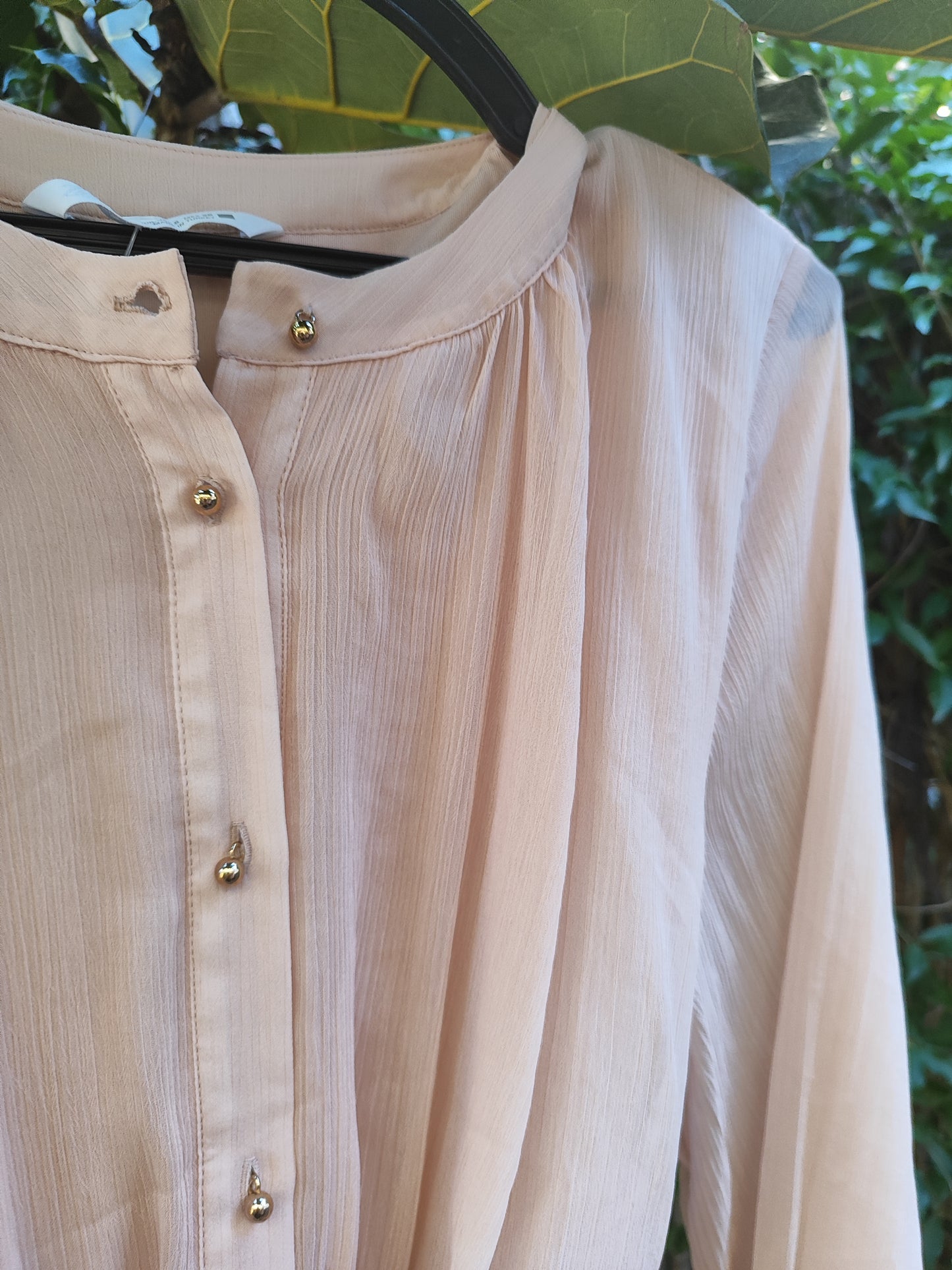 שמלה ורודה רכה עם חגורה וכפתורים מוזהבים - Image 7 by Zara