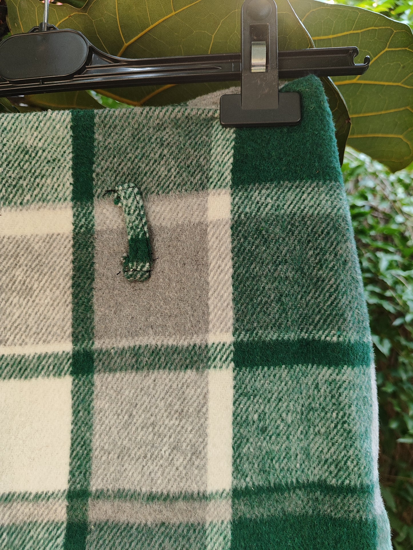 חצאית מיני צמרית משבצות בירוק אםור - Image 2 by Dana Ashkenazi