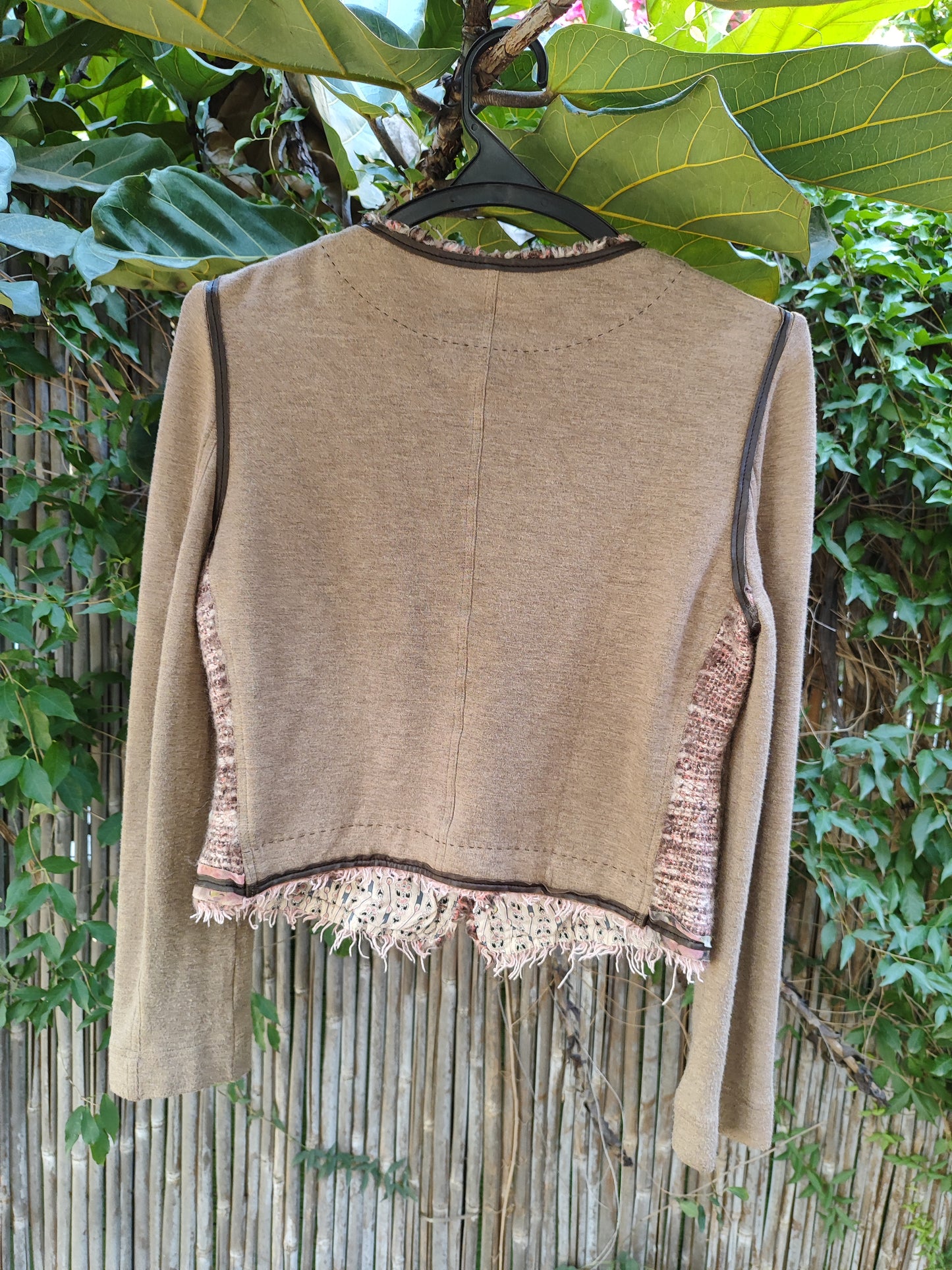 ג'קט בגוונים חומים בחזית ייחודית - Image 6 by Escada Sport