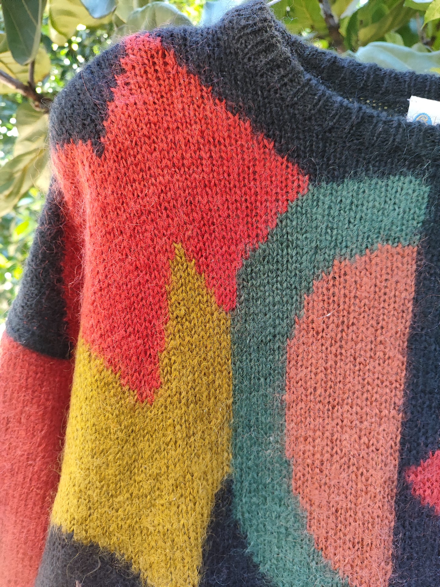 סוודר וינטג׳ בפרחים צבעוני ועבה - Image 5