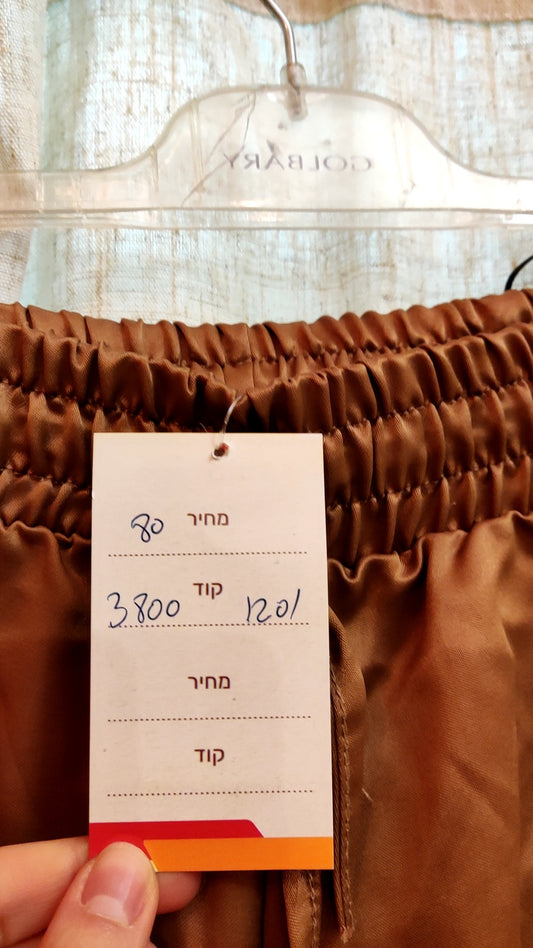 מכנסיים מבריקים בפס מקשט עם חגורת כיווצים וכיווצי קרסול - Image 2