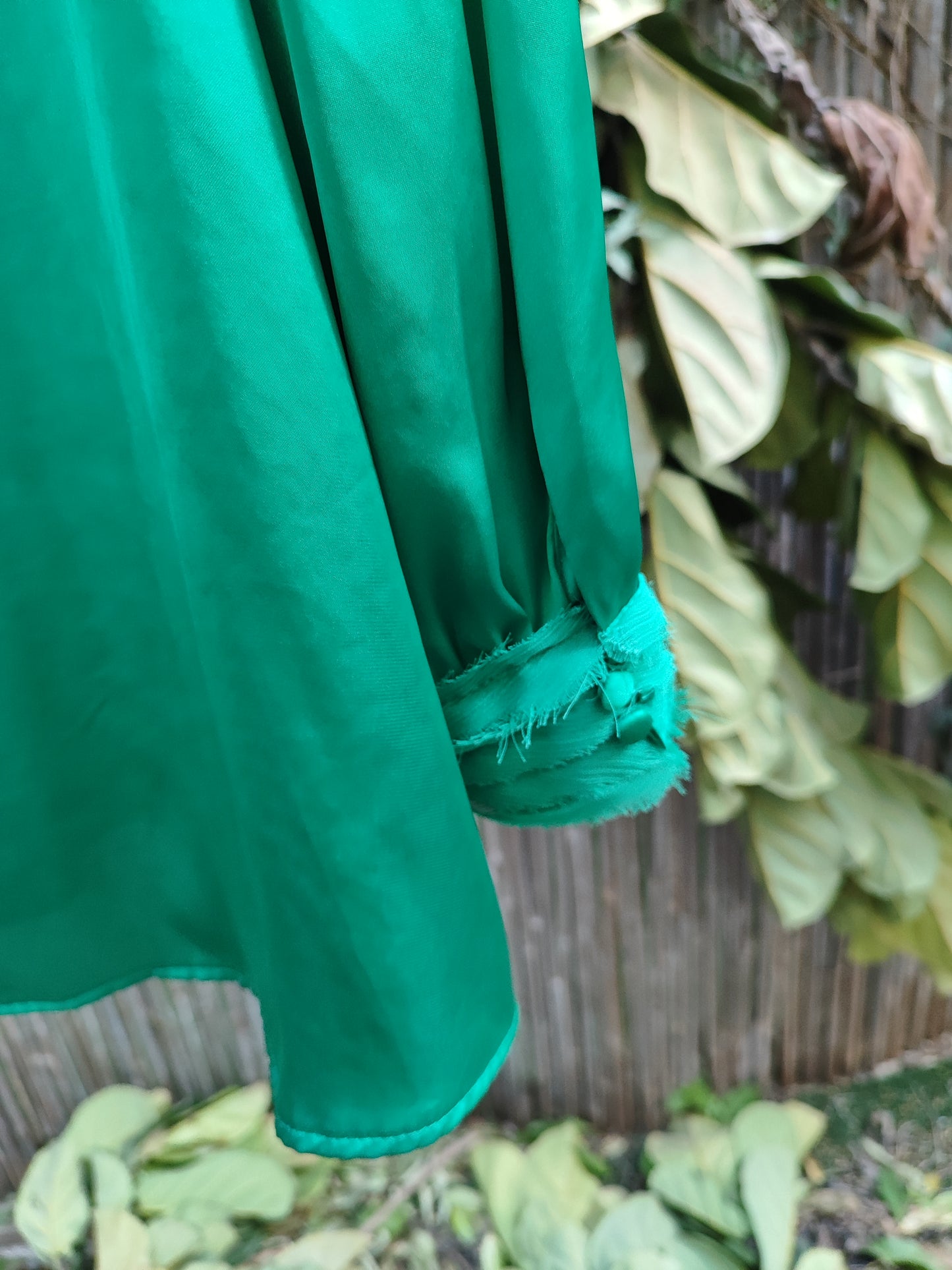 חולצה ירוקה בסיום מבריק גולף שכבות פרנזים מידה L - Image 6 by Zara