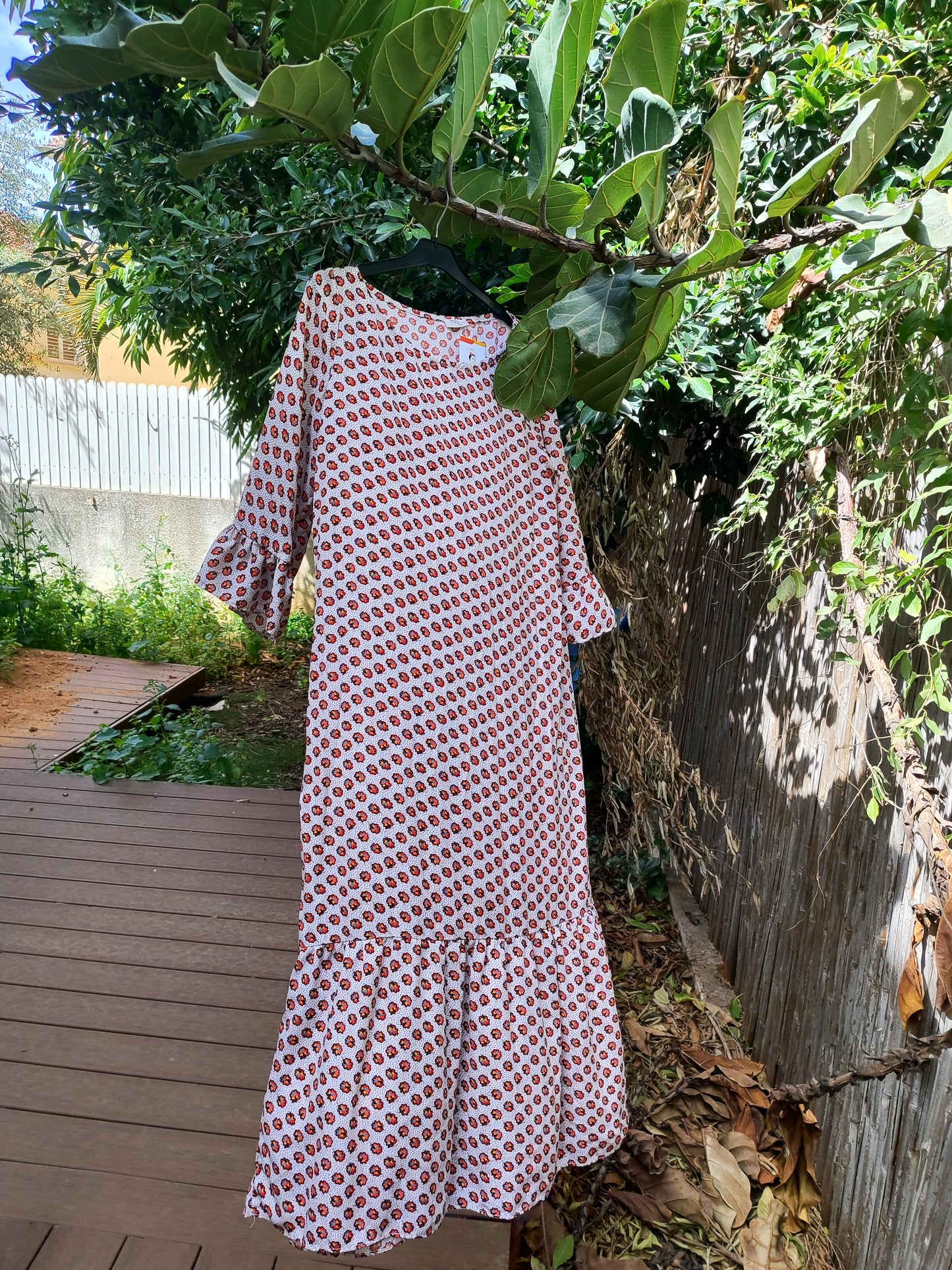 שמלת וינטג' לבנה בגזרה רחבה נקודות ופרחים מפוזרים - Image 3 by Meil paris