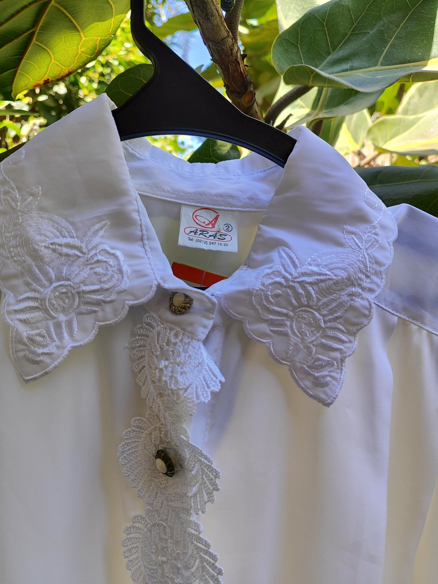 חולצה מכופתרת לבנה פס תחרה וינטג׳ - Image 6