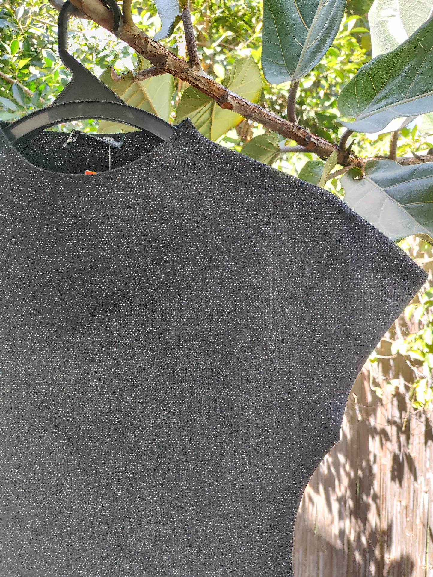 שמלת ערב נצנצים שחורה אוספת ומחטבת - Image 2 by ZARA