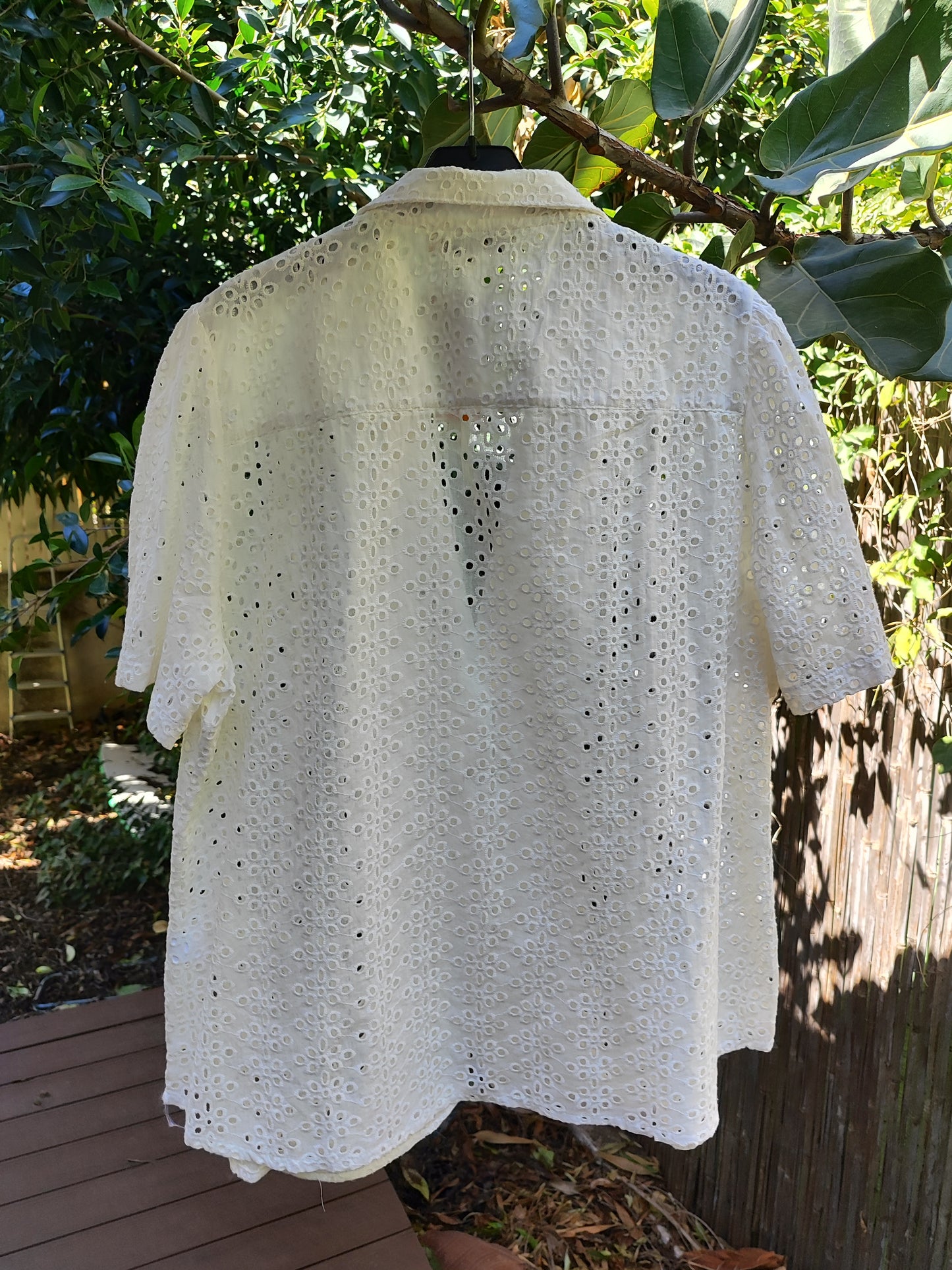 ג'קט לבן קצר רקום בעיגולים צופיפים - Image 6 by Hagara