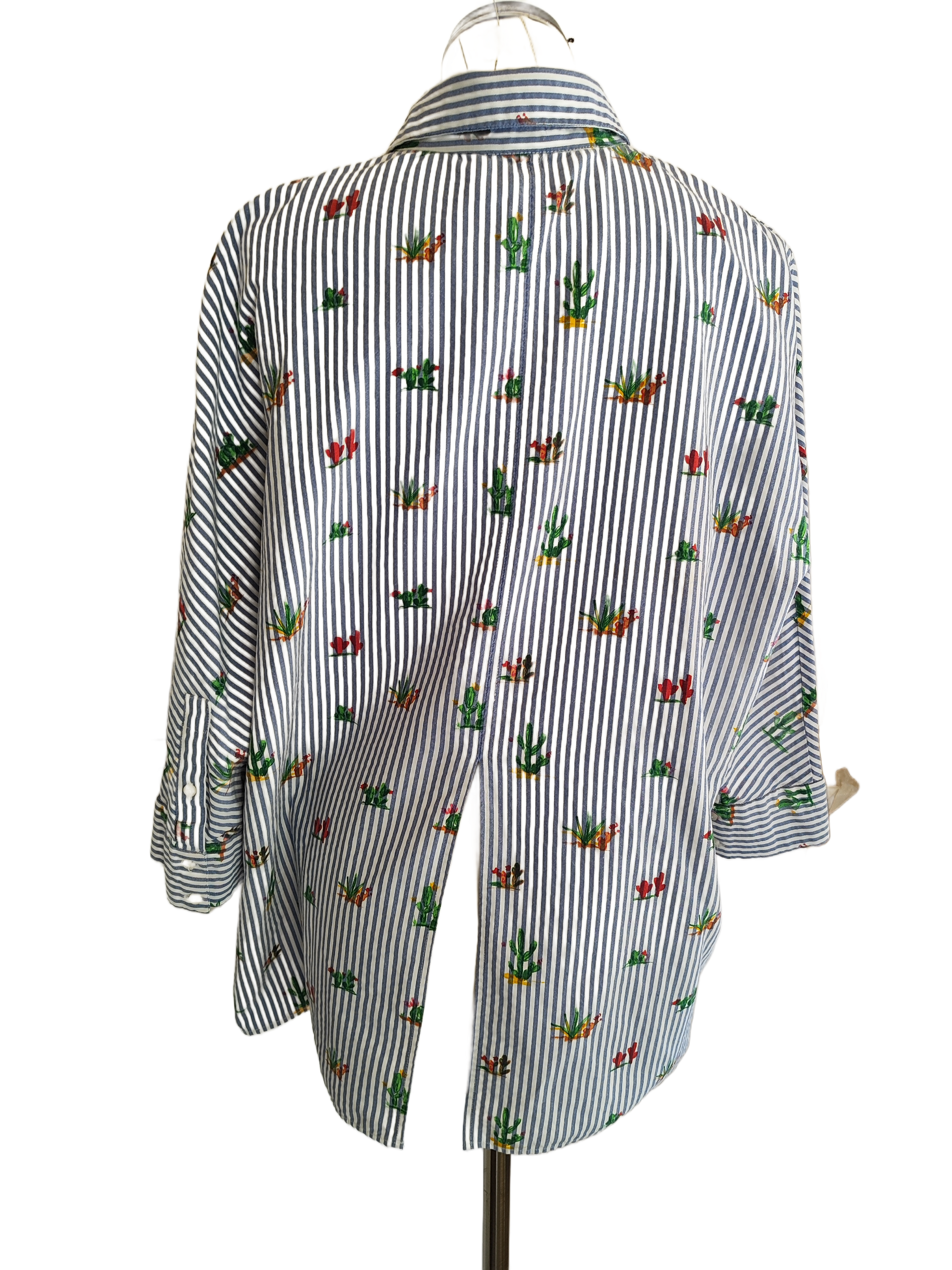 חולצת פסים בצמחי מדבר - Image 2