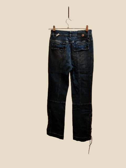 ג׳ינס מדליק תוספת שרוכים חומים