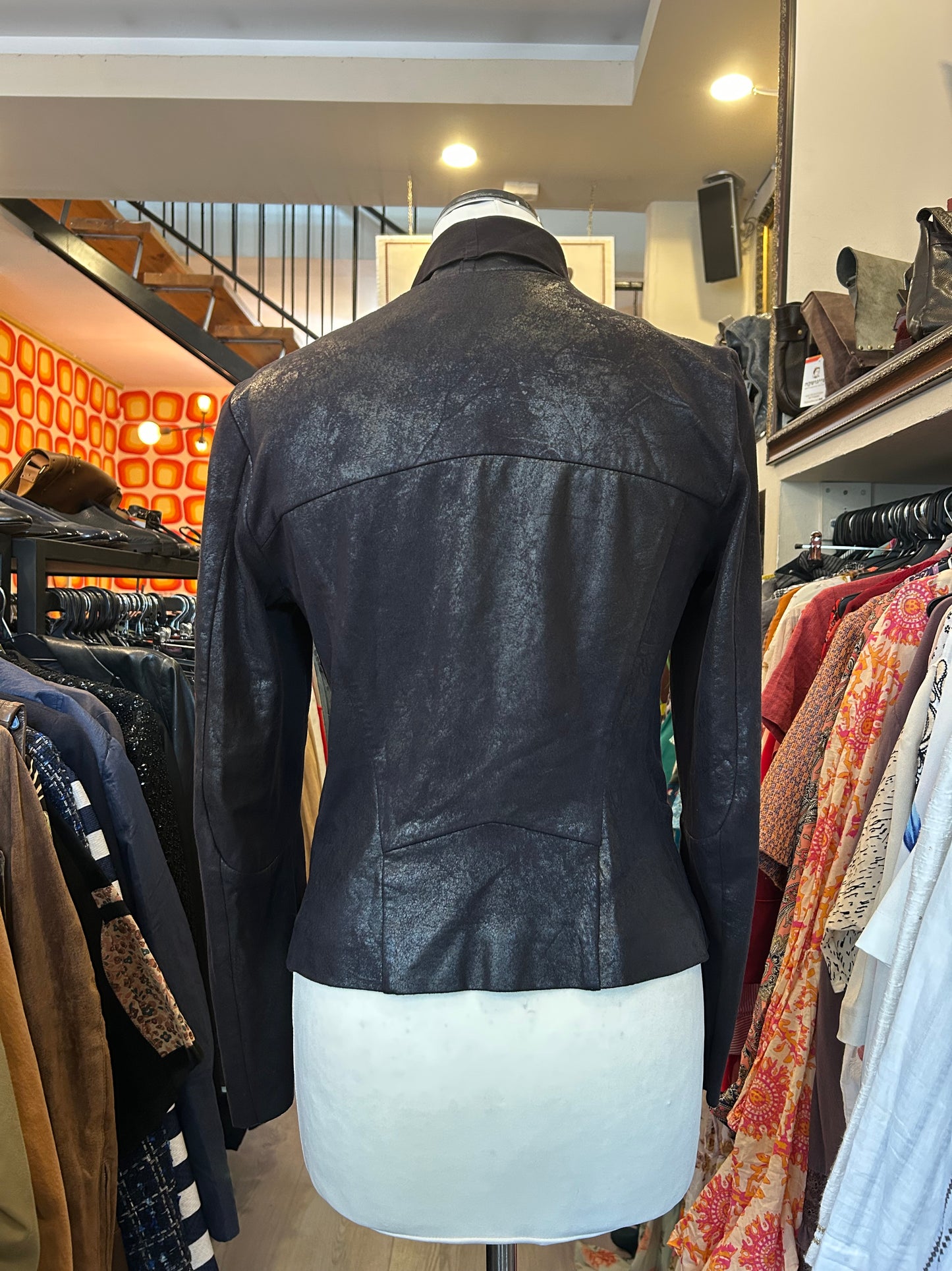 מעיל עור יוקרתי - Image 3 by Zara