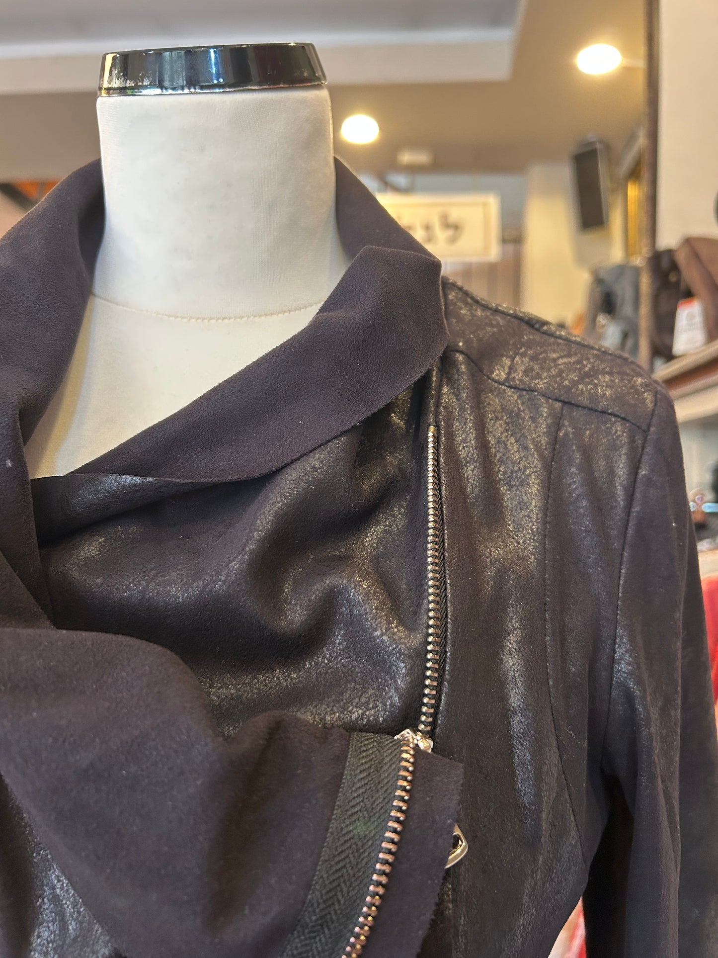 מעיל עור יוקרתי - Image 2 by Zara