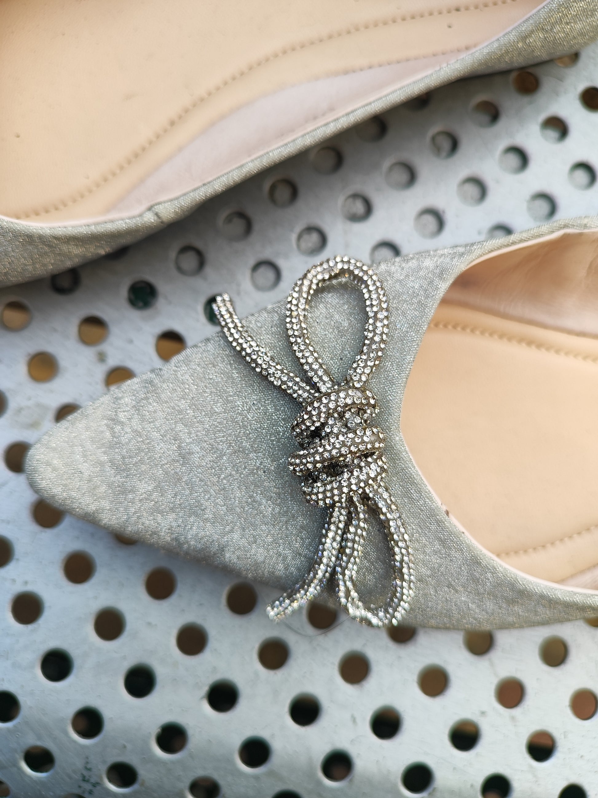 נעלי סנדרליה מוכספת ונוצצות - Image 2 by Diadora