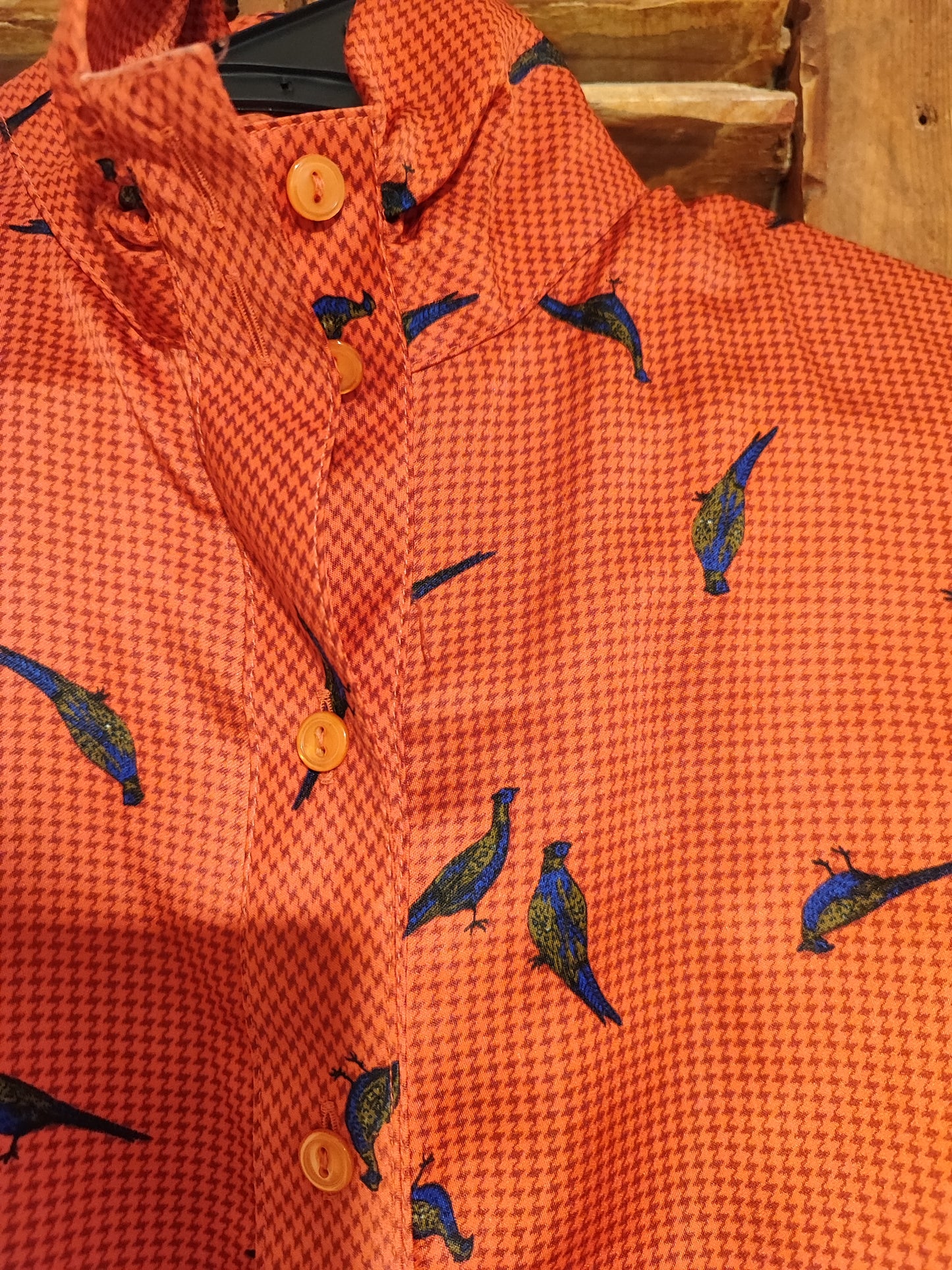 חולצה/ג'קט אדומה בתפזורת טווסים  - Image 4 by Felicia