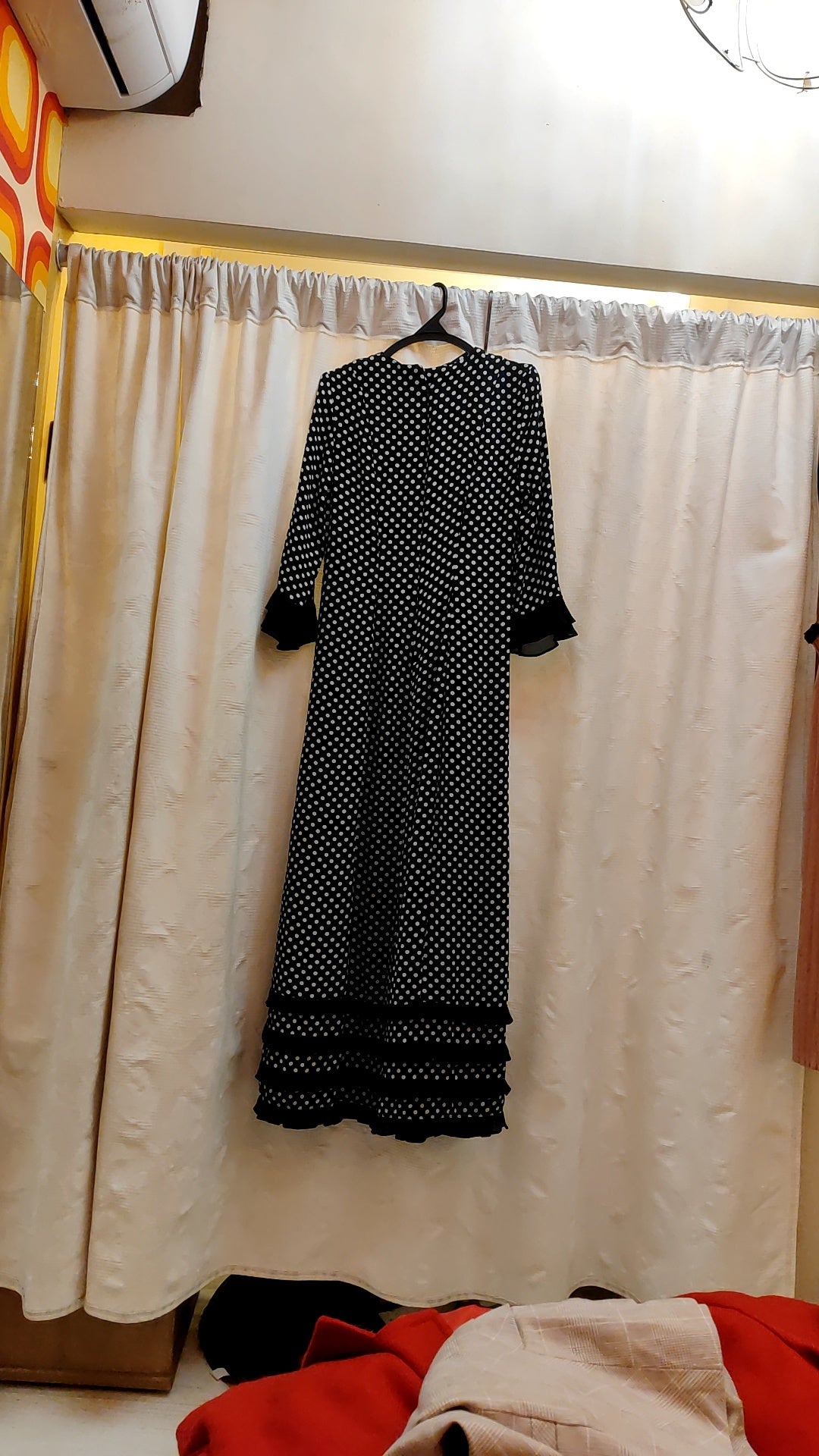 שמלת נקודות כחולה וינטג' עם וולנים בסופים  - Image 4 by וינטג' 