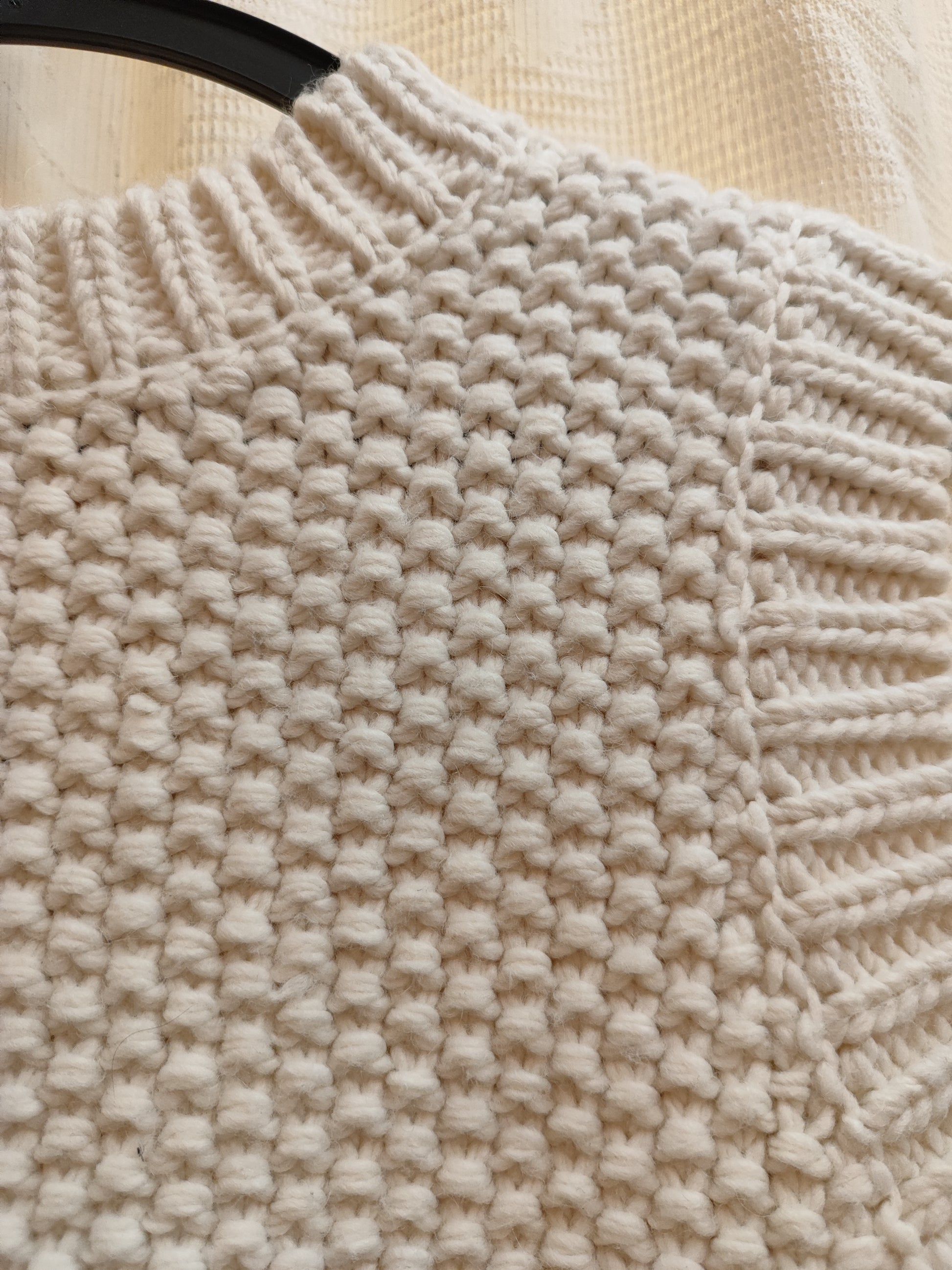 אפודת סריג קרמית מתקתקה  - Image 3