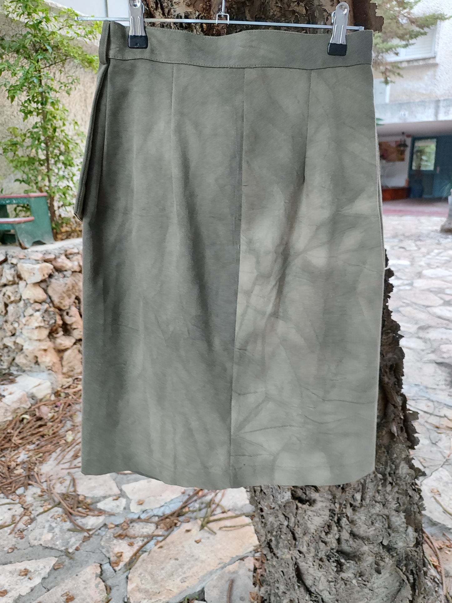 חצאית אפורה אבסטרקטית משגעת  - Image 3 by EVA MENDES