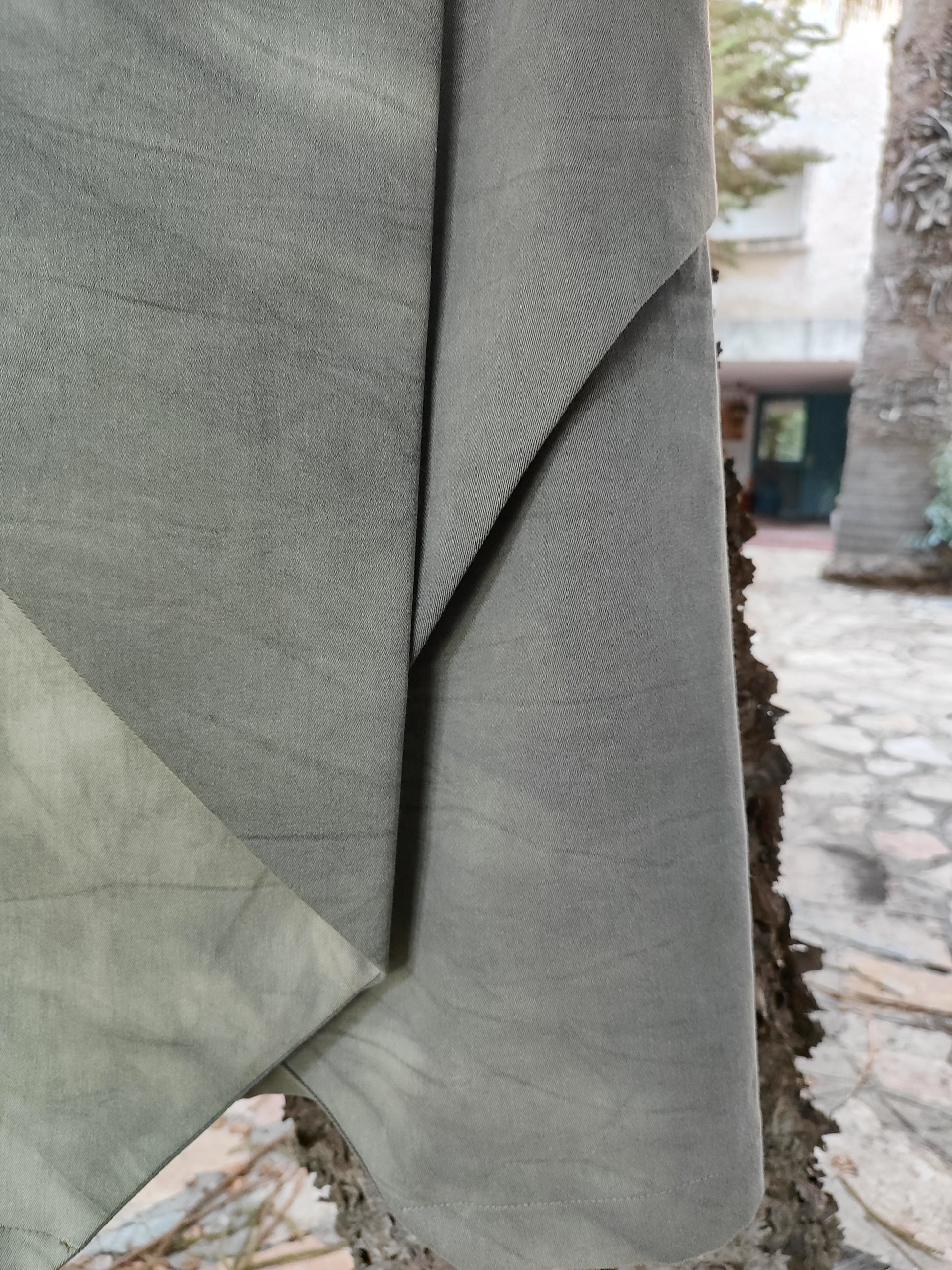 חצאית אפורה אבסטרקטית משגעת  - Image 5 by EVA MENDES