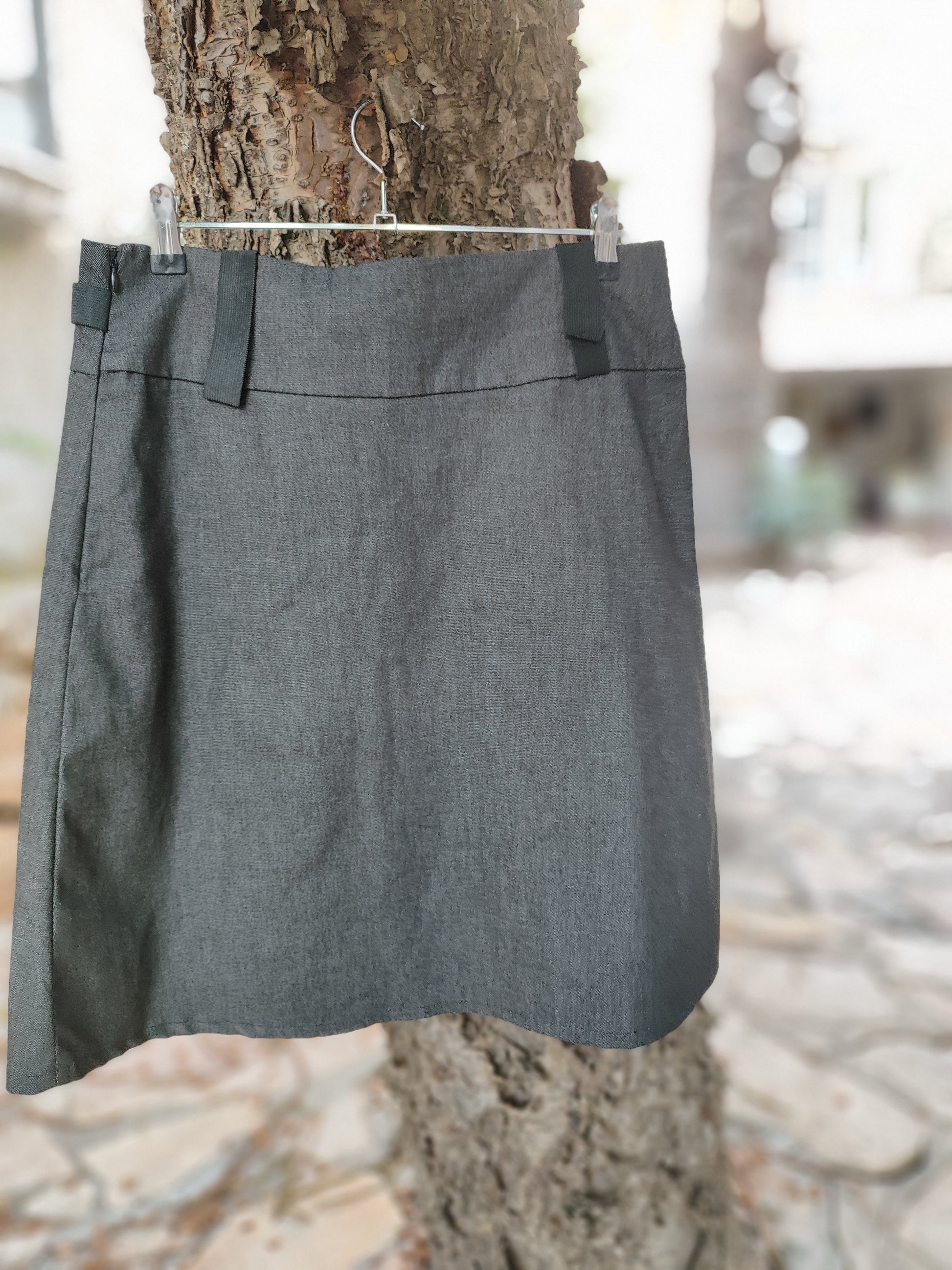 חצאית אפורה בסגנון בריטי - Image 3