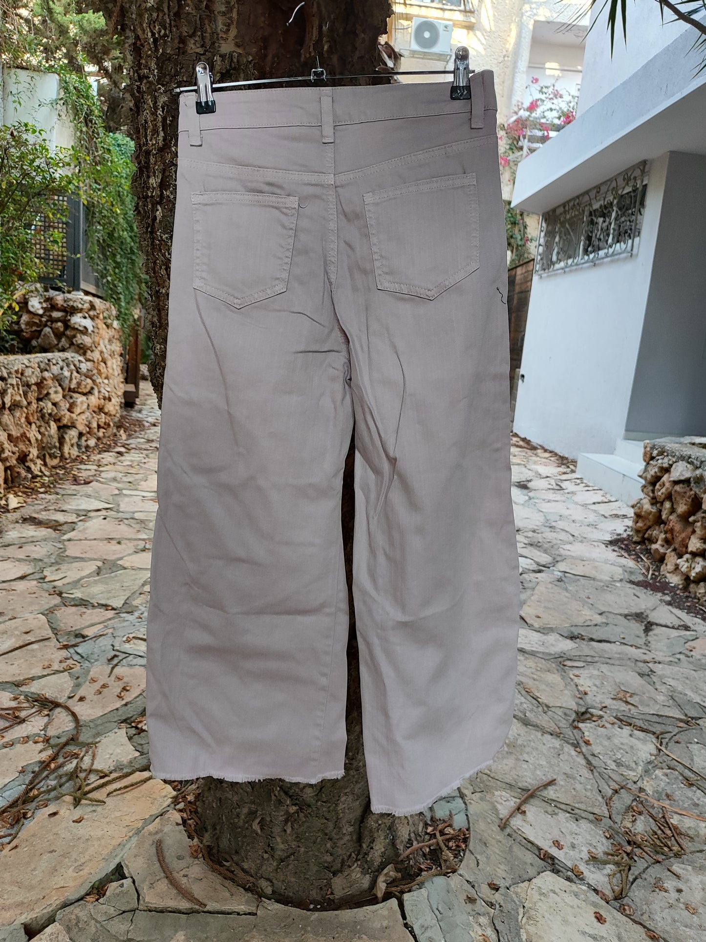 מכנסיים גוון לילך רחבים 7/8 כפתורי לב - Image 3