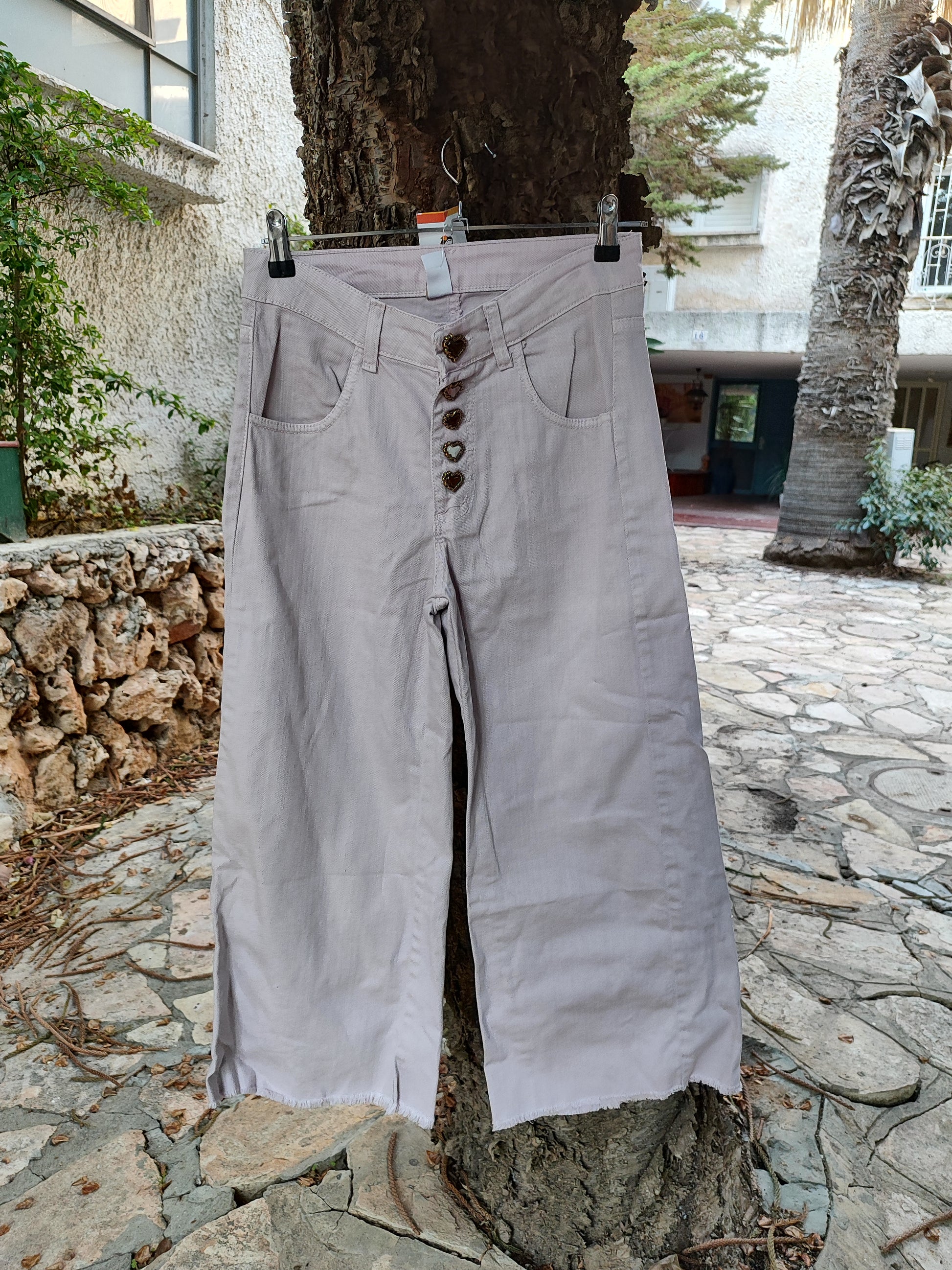 מכנסיים גוון לילך רחבים 7/8 כפתורי לב - Size S-M