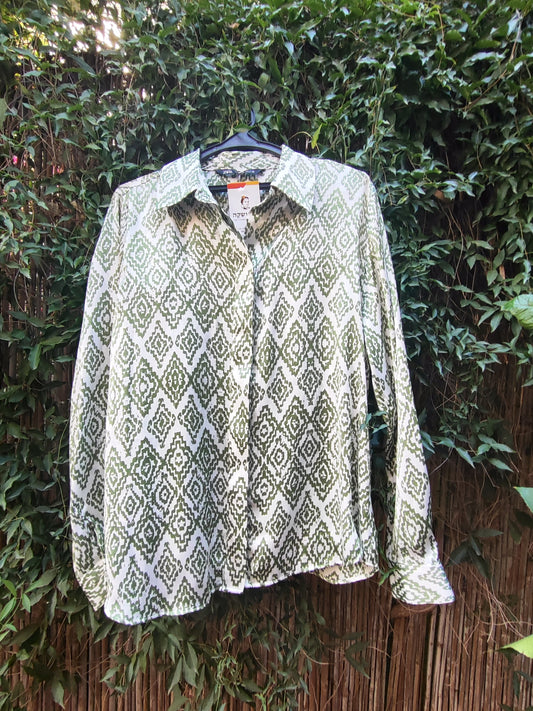 חולצת כפתורים בשורות מעויינים ירוקים - Image 4 by Zara