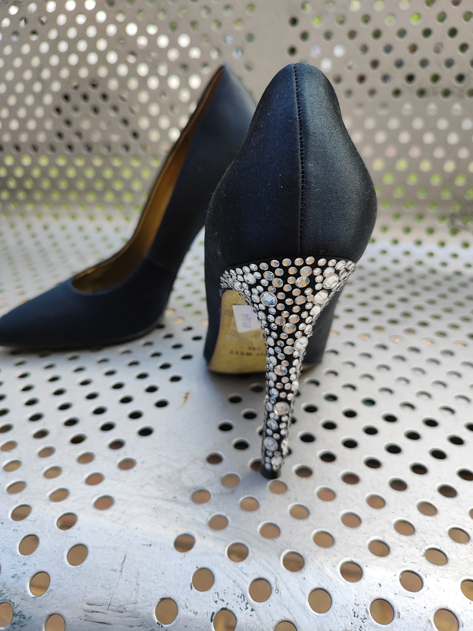 נעלי עקב עטופות באבנים יוקרתיות כחול כהה - Image 3 by Nine West