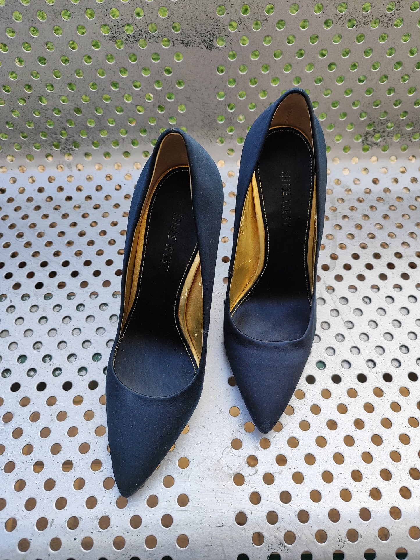 נעלי עקב עטופות באבנים יוקרתיות כחול כהה - Image 4 by Nine West