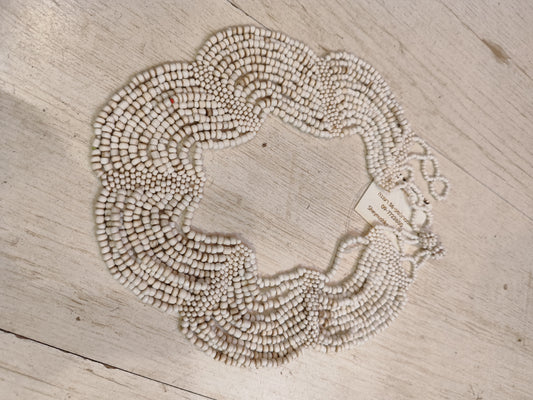 שרשרת חרוזים לבנה נוכחת  - Size One size