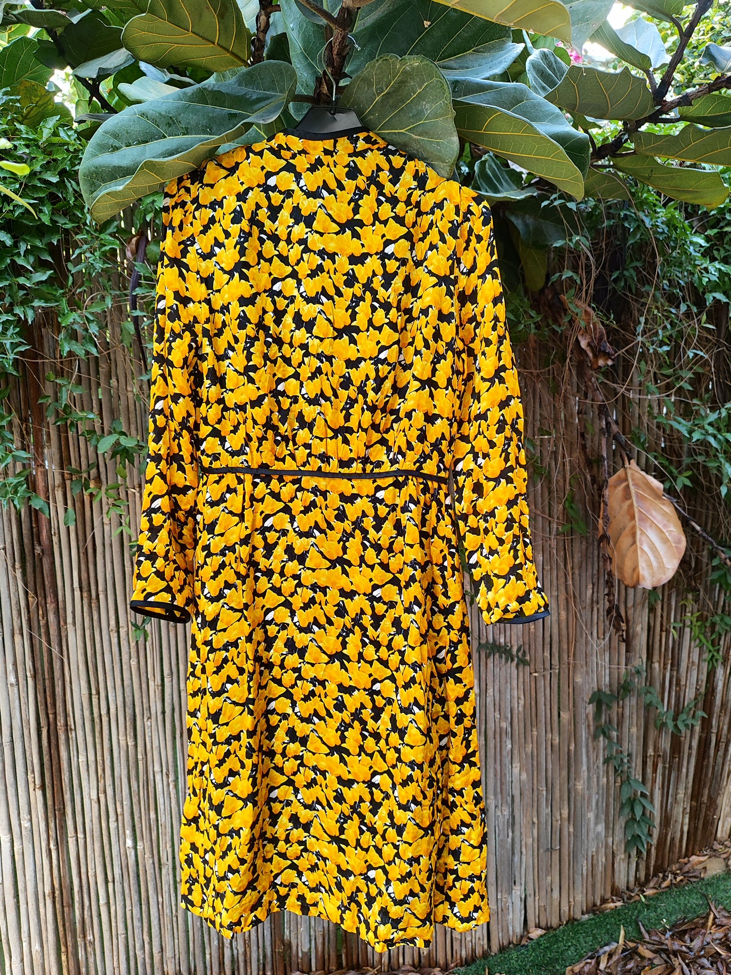 שמלת פרחים צפופים וינטג' צהובה  - Image 3