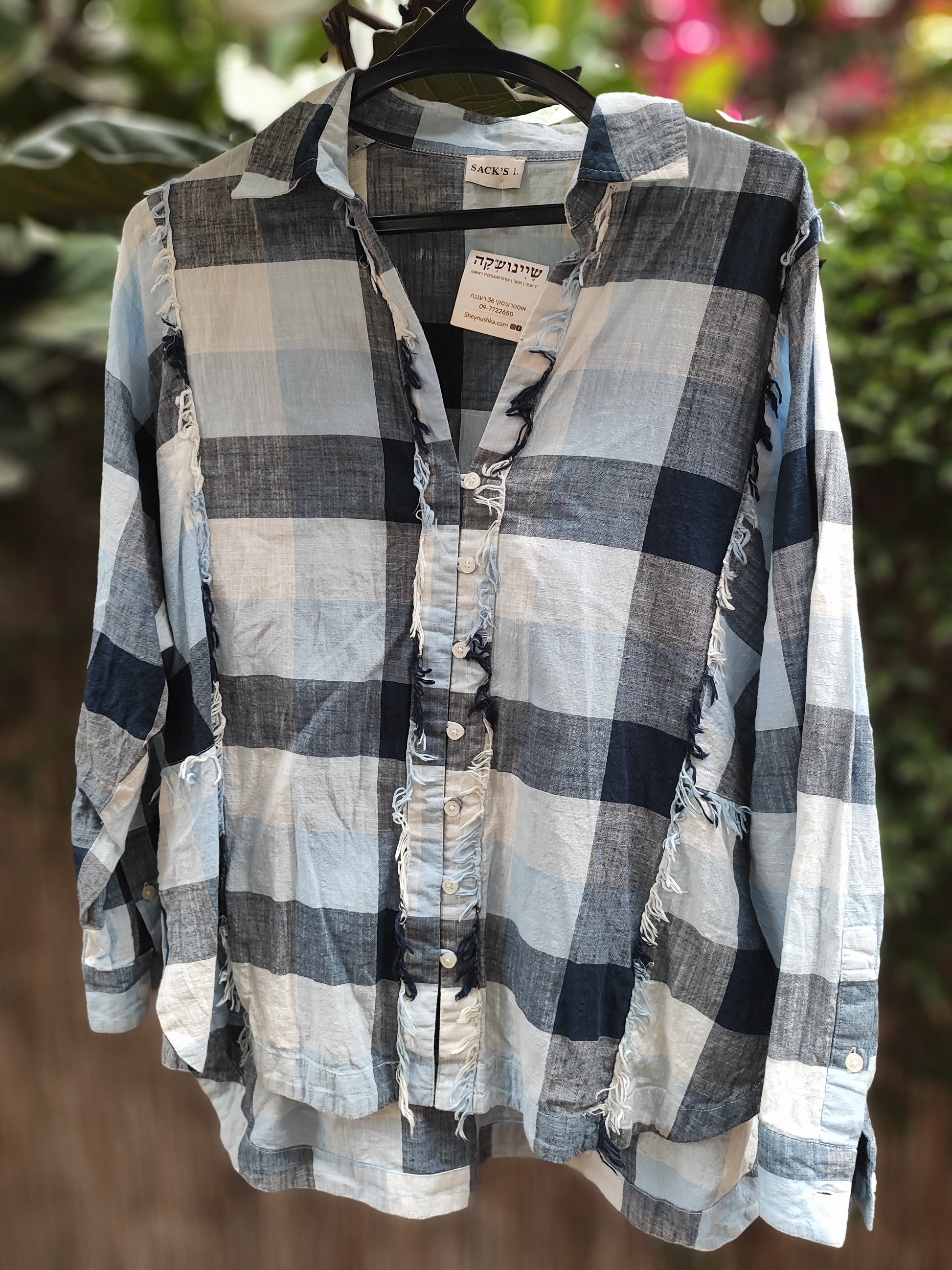 חולצת משבצות בגווני תכלת אפור עם שוונצים - Image 4 by Sack's