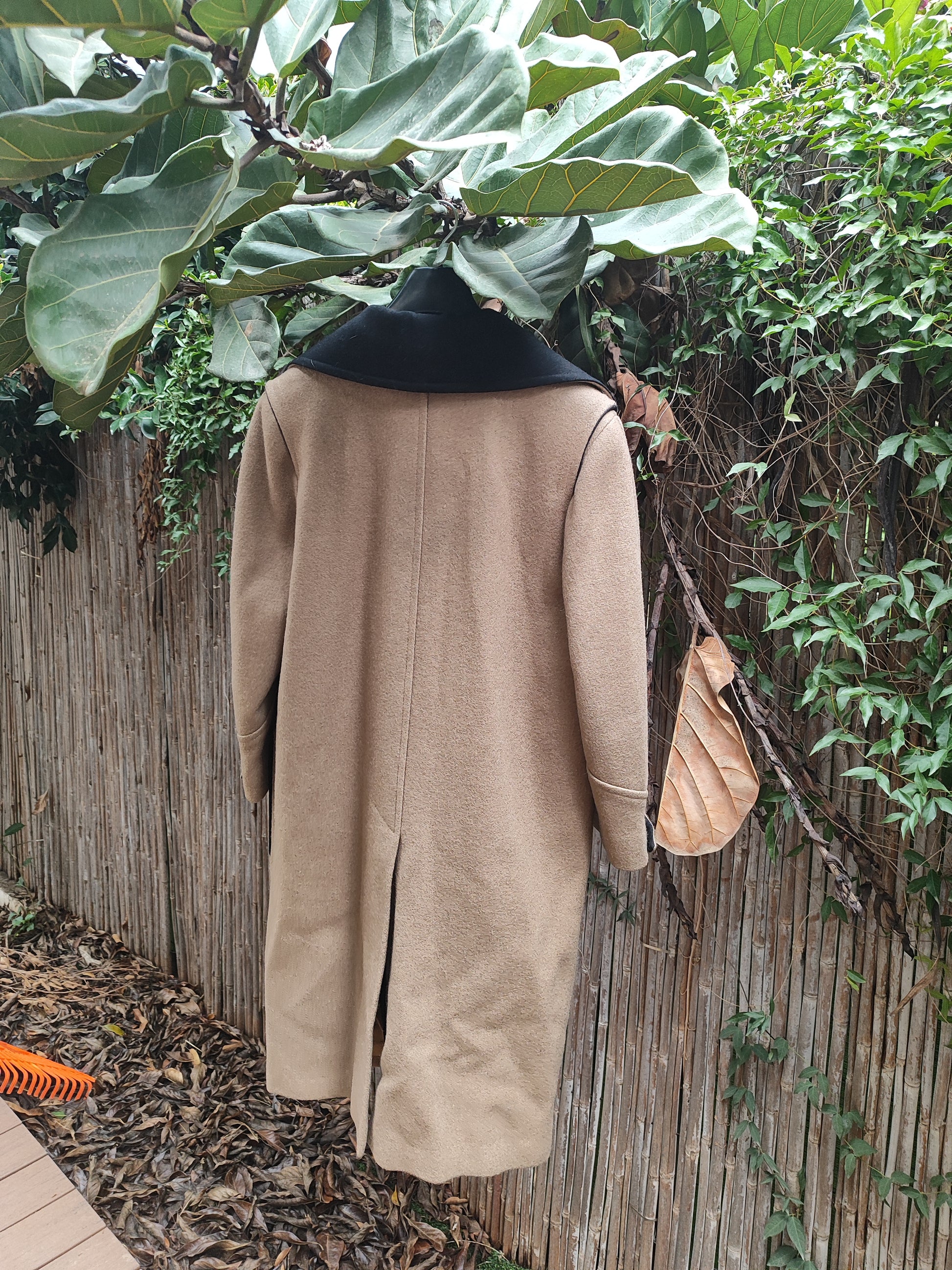 מעיל ג'קט מוקה וכחול בכיסים מרובעים  - Image 4 by La Opera