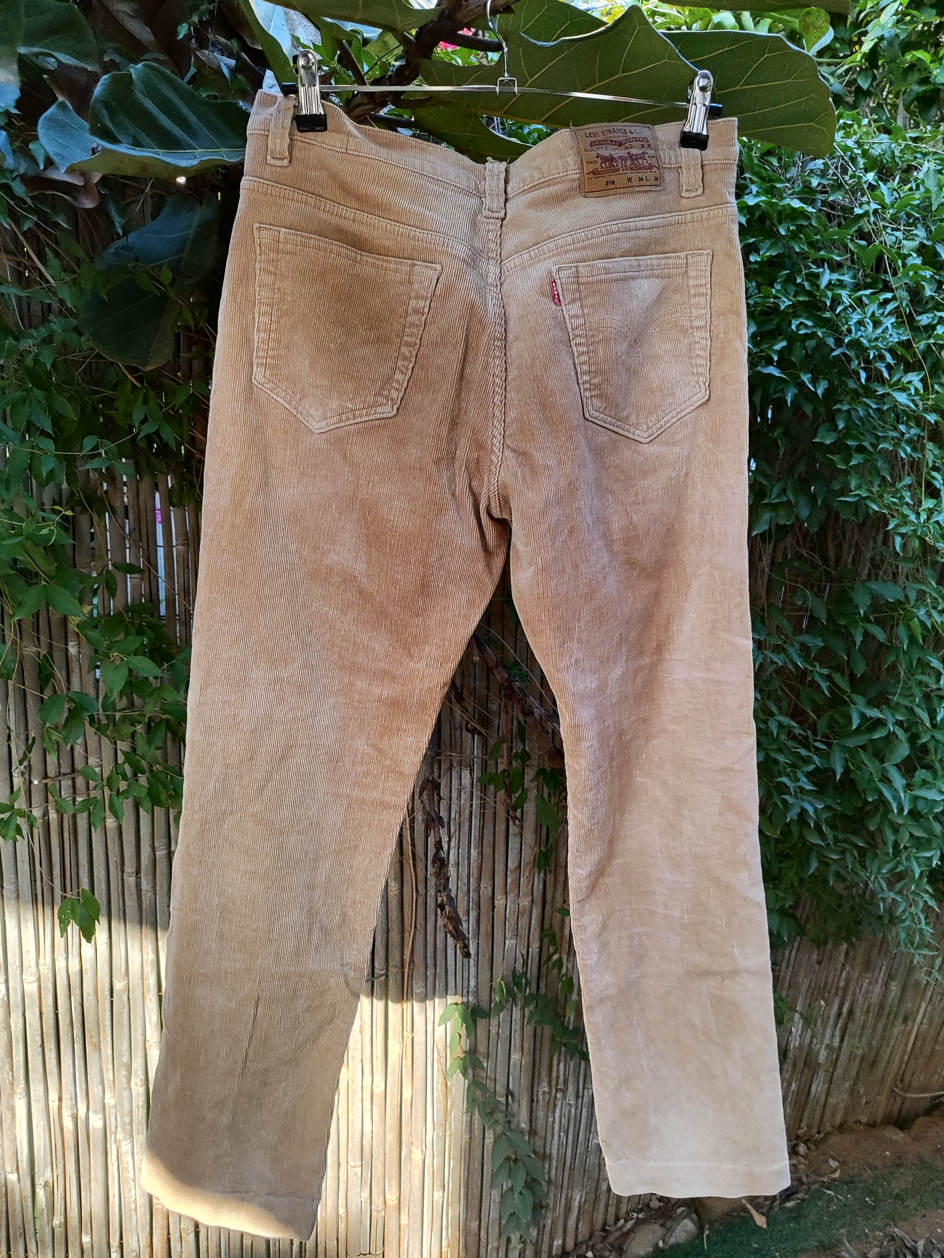 מכנסי קורדרוי מוקה ליוויס קלאסיות by Levi's - Size 34/34