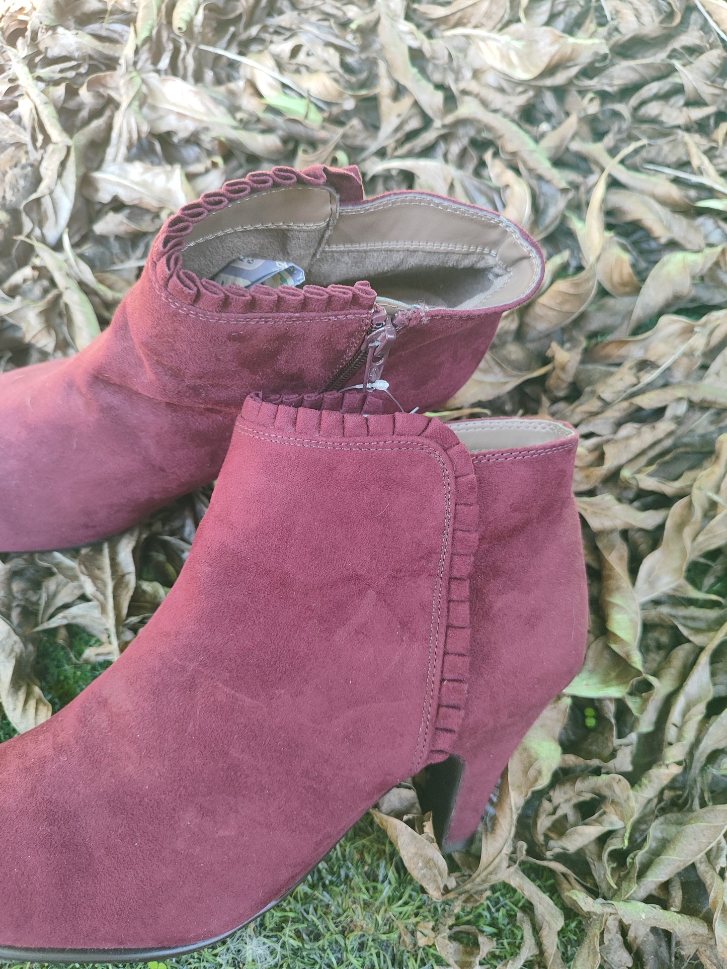 מגפונים בצבע דובדבן בשוליים מקופלים ועקבון - Image 4