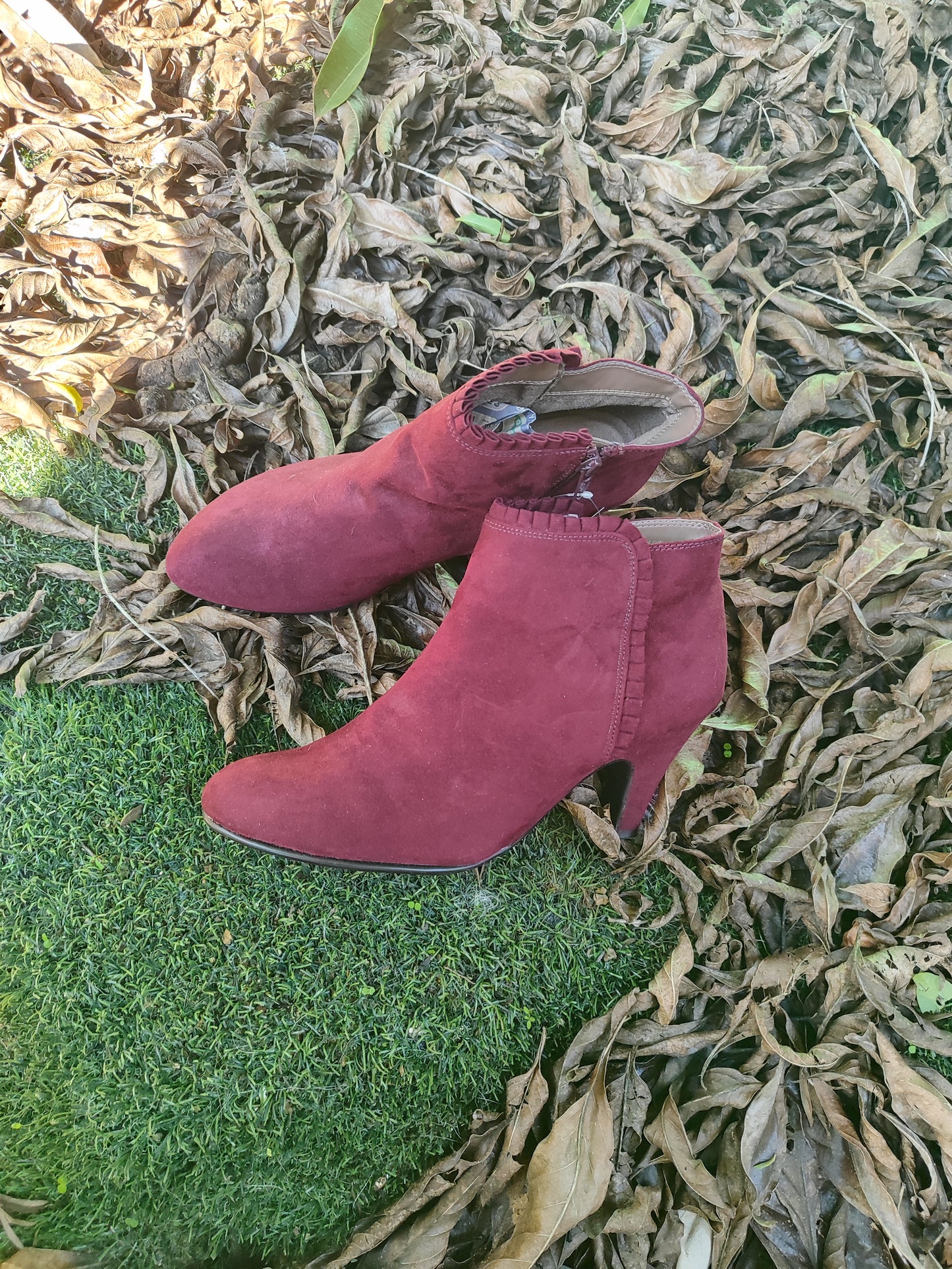 מגפונים בצבע דובדבן בשוליים מקופלים ועקבון - Image 5