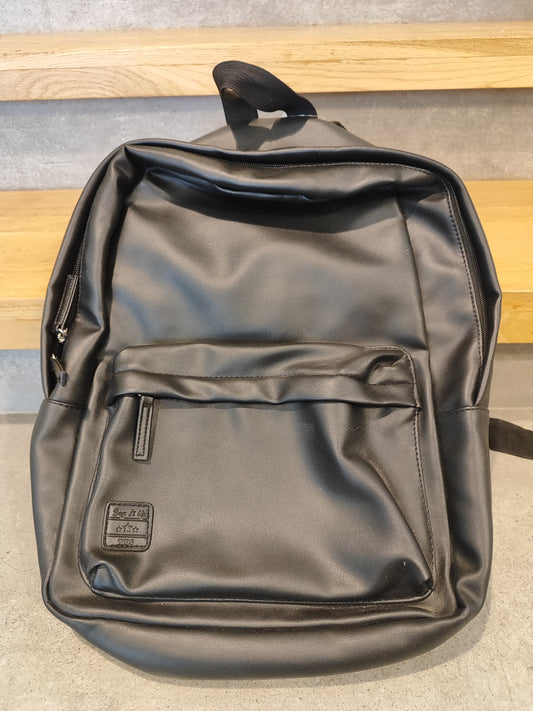 תיק גב שחור דמוי עור קלאסי - Image 4