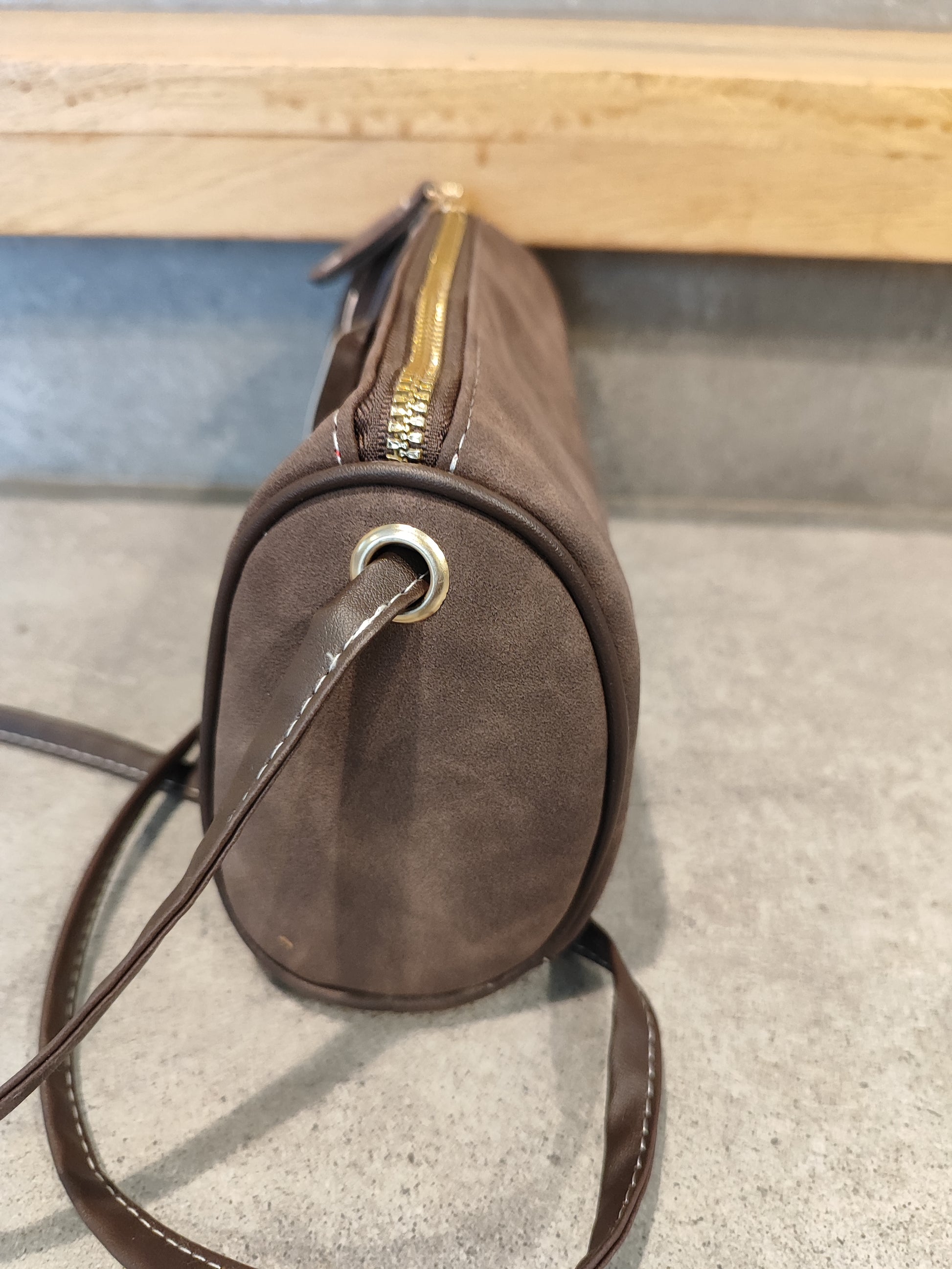 תיק חום כתף קטן מינימליסטי  - Image 2