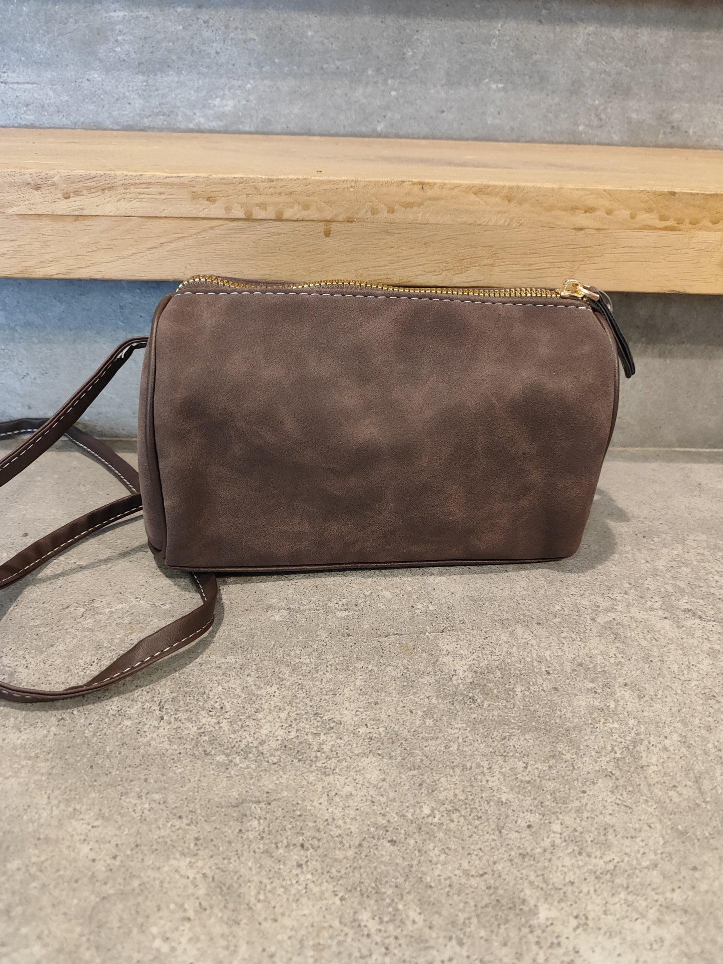 תיק חום כתף קטן מינימליסטי  - Image 4