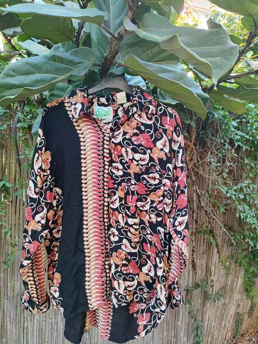 חולצת שחורה מכופתרת וינטג׳ בשורות של צורות by Gigolo - Size L