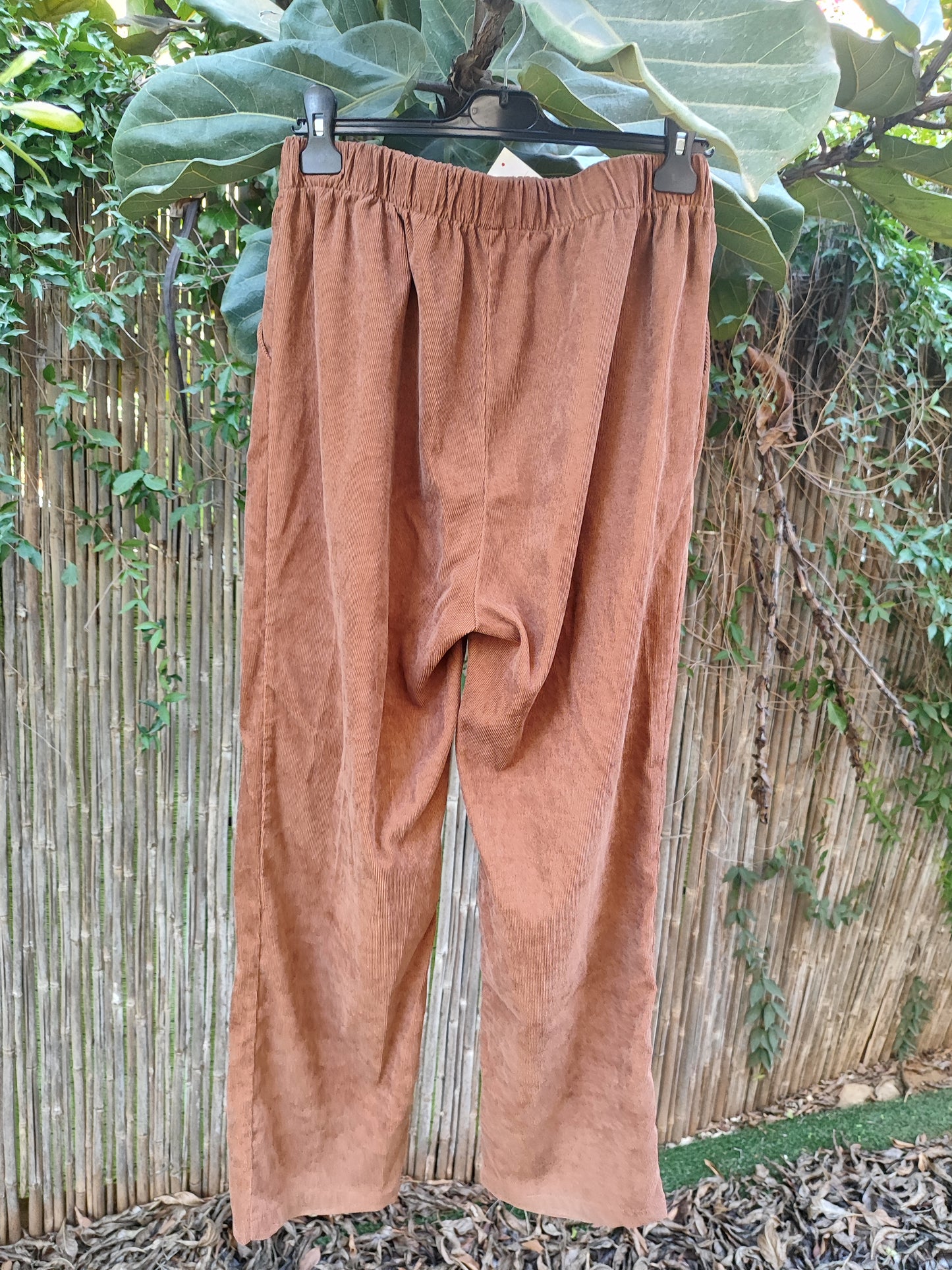 מכנסי קורדרויי חומים נשפכים - Image 5