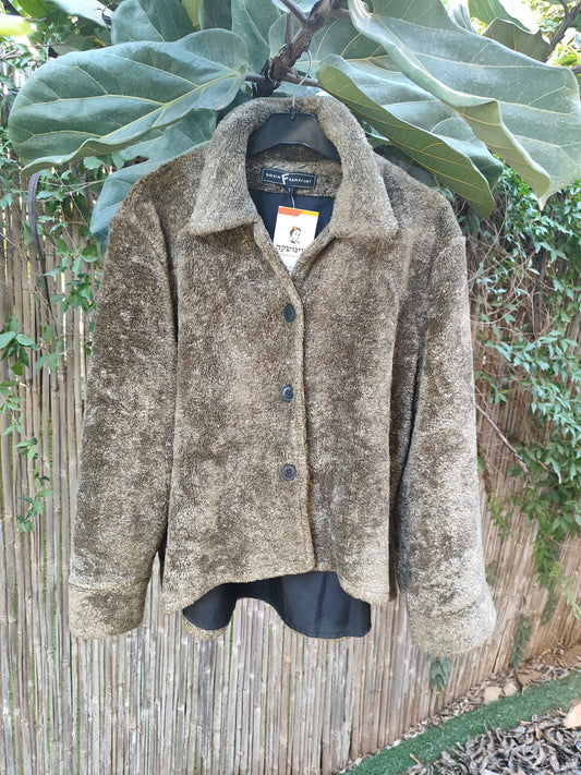 עליונית עבה בירוק כהה וסטיילי - Image 2 by Dorin Frankfurt