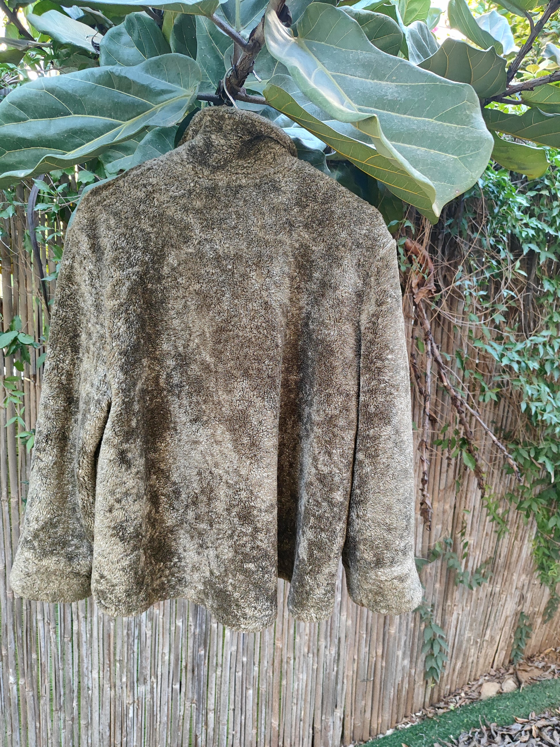 עליונית עבה בירוק כהה וסטיילי - Image 3 by Dorin Frankfurt