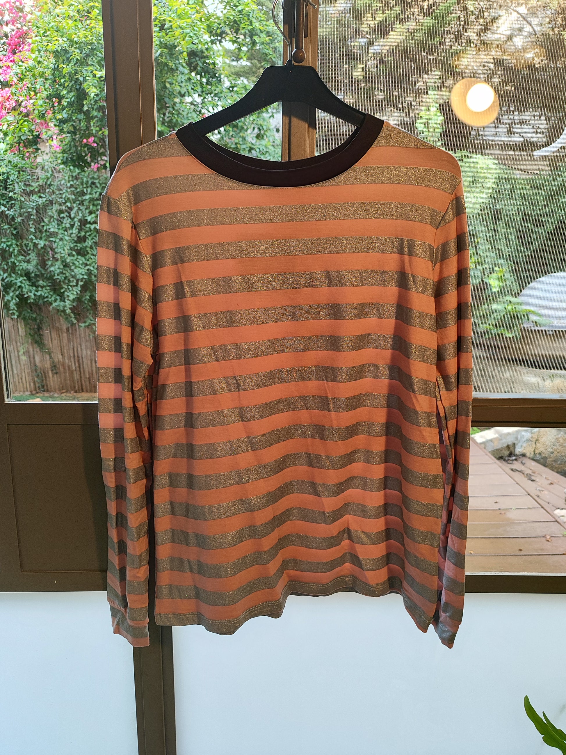 חולצה פסים מנצנצת ורוד אפור  by Galler - Size S