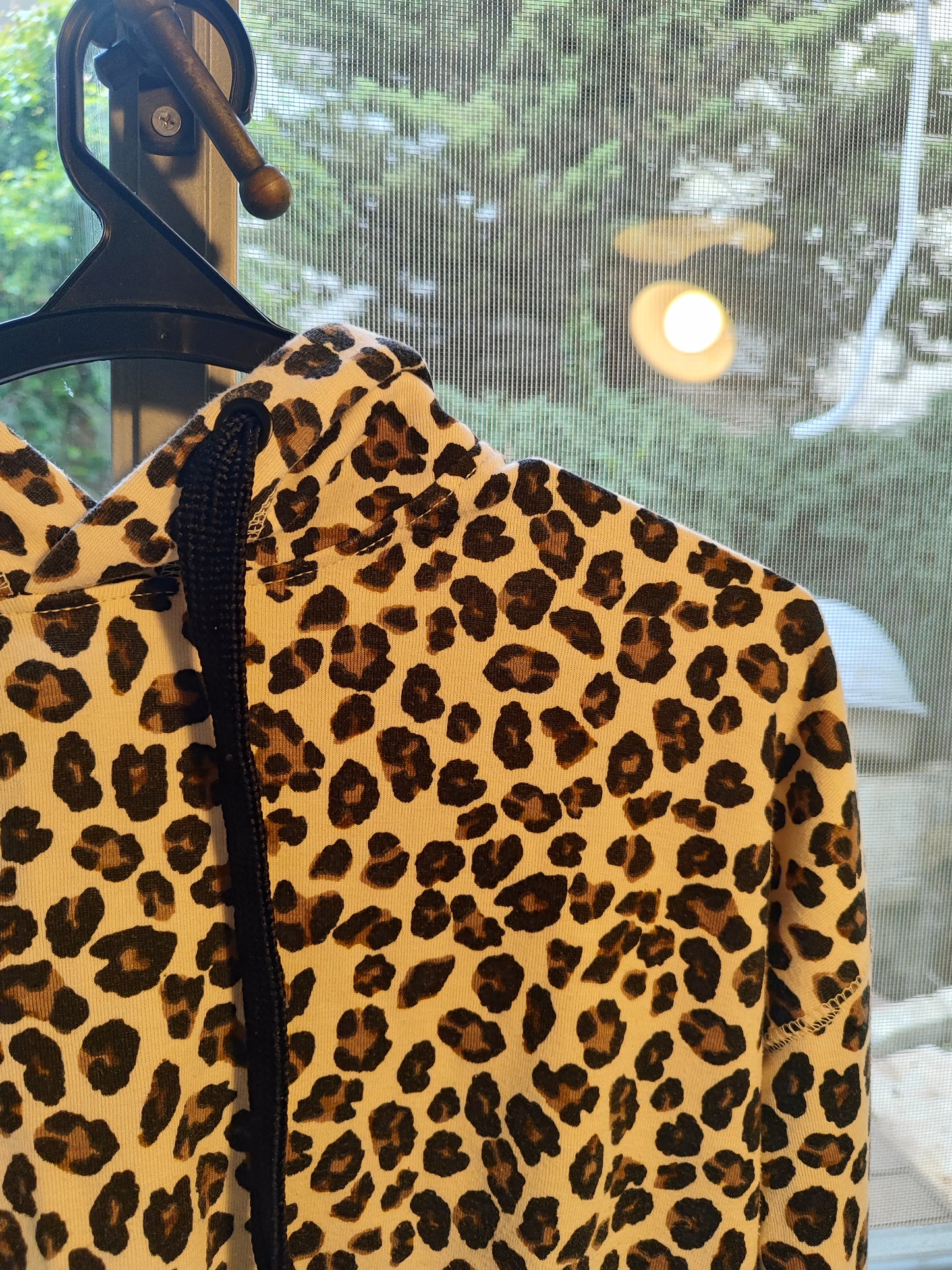 קפוצ'ון מנומר קצר באורך  - Image 4 by Stradivarius