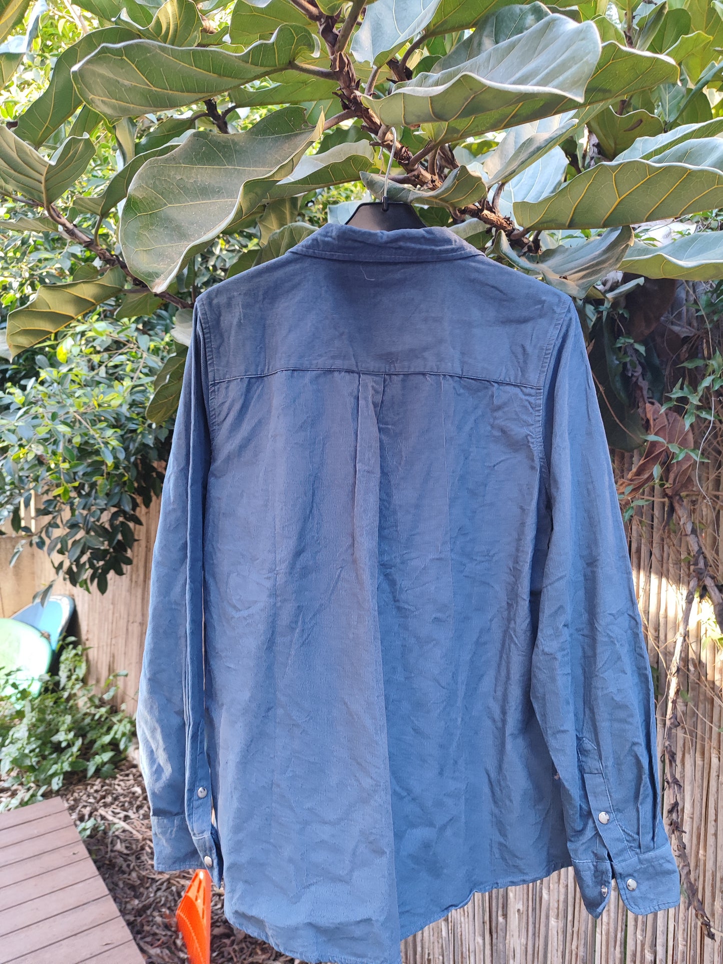 חולצת קורדרויי מכופתרת בכחול - Image 2 by &GOLF